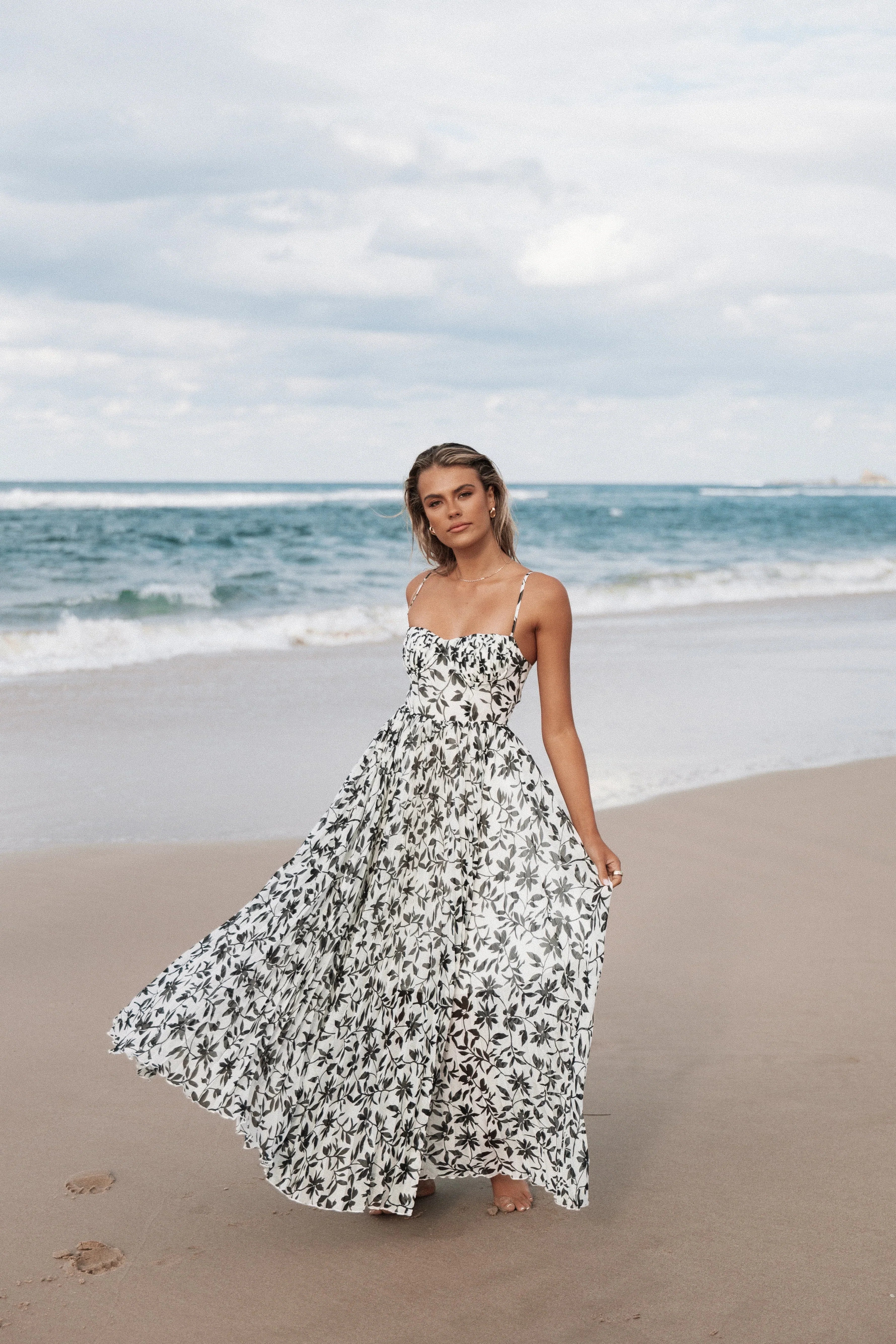 Achanti Pleated Maxi Dress White Black Floral