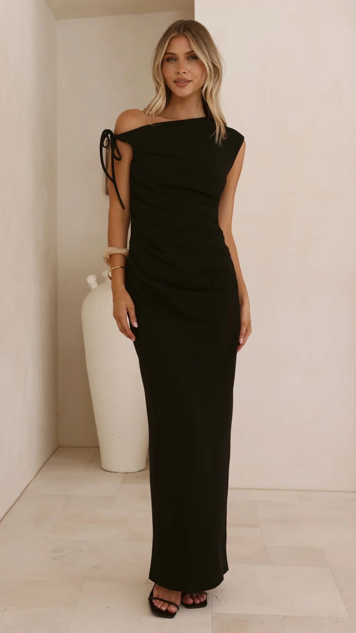 Lealah Maxi Dress Black