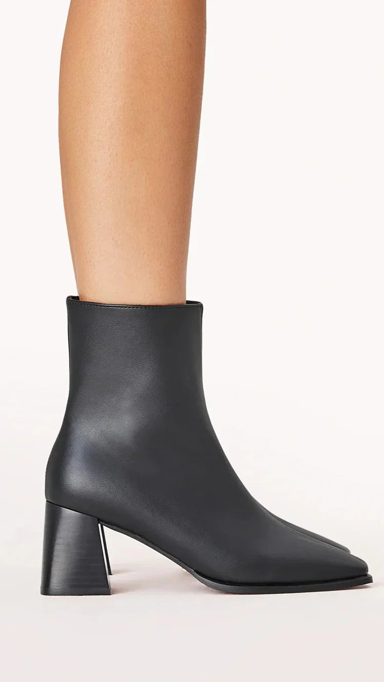 Alania Boots Black