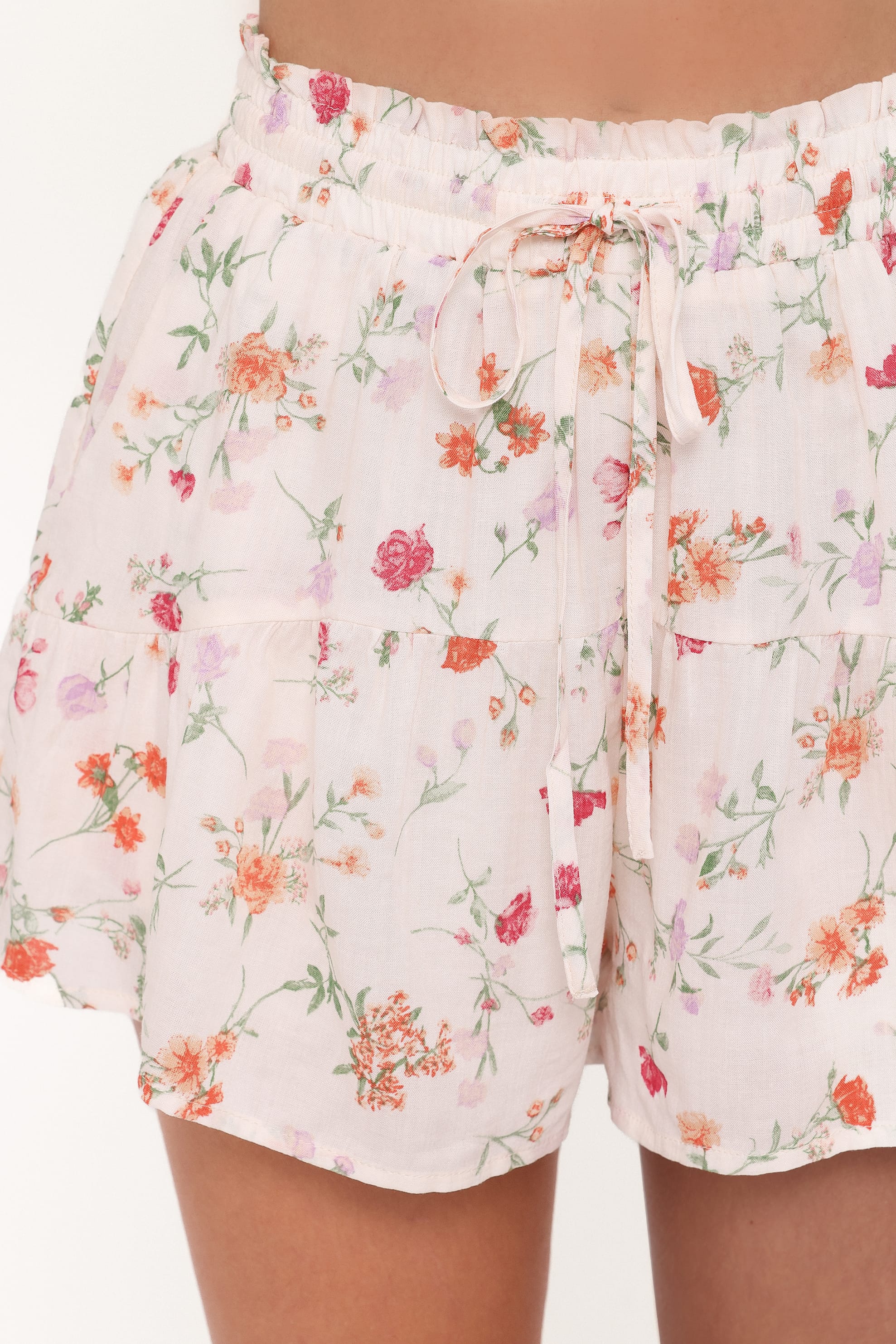 Antonia Short White Poppy Rose