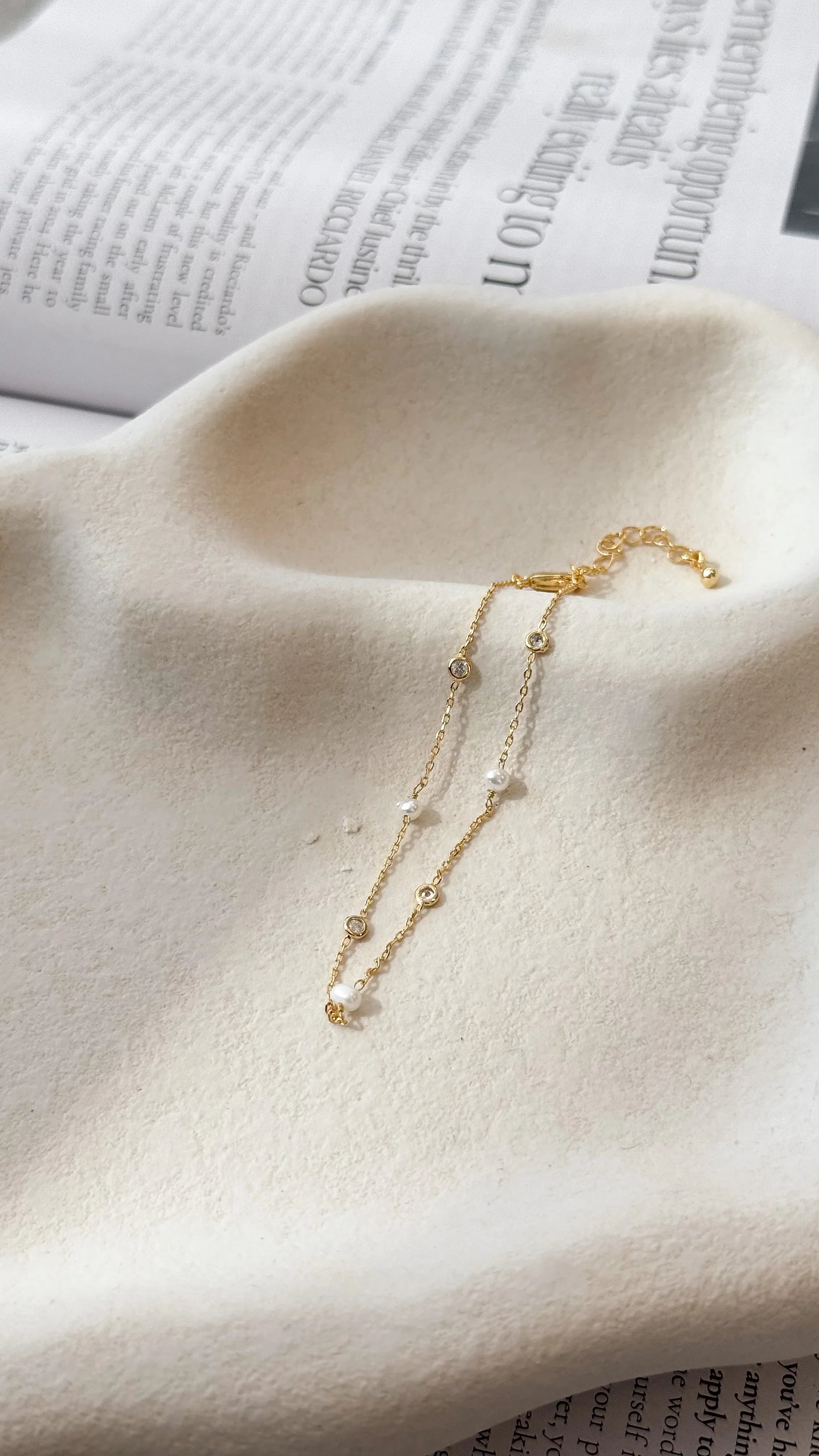 Nina Bracelet Gold Pearl