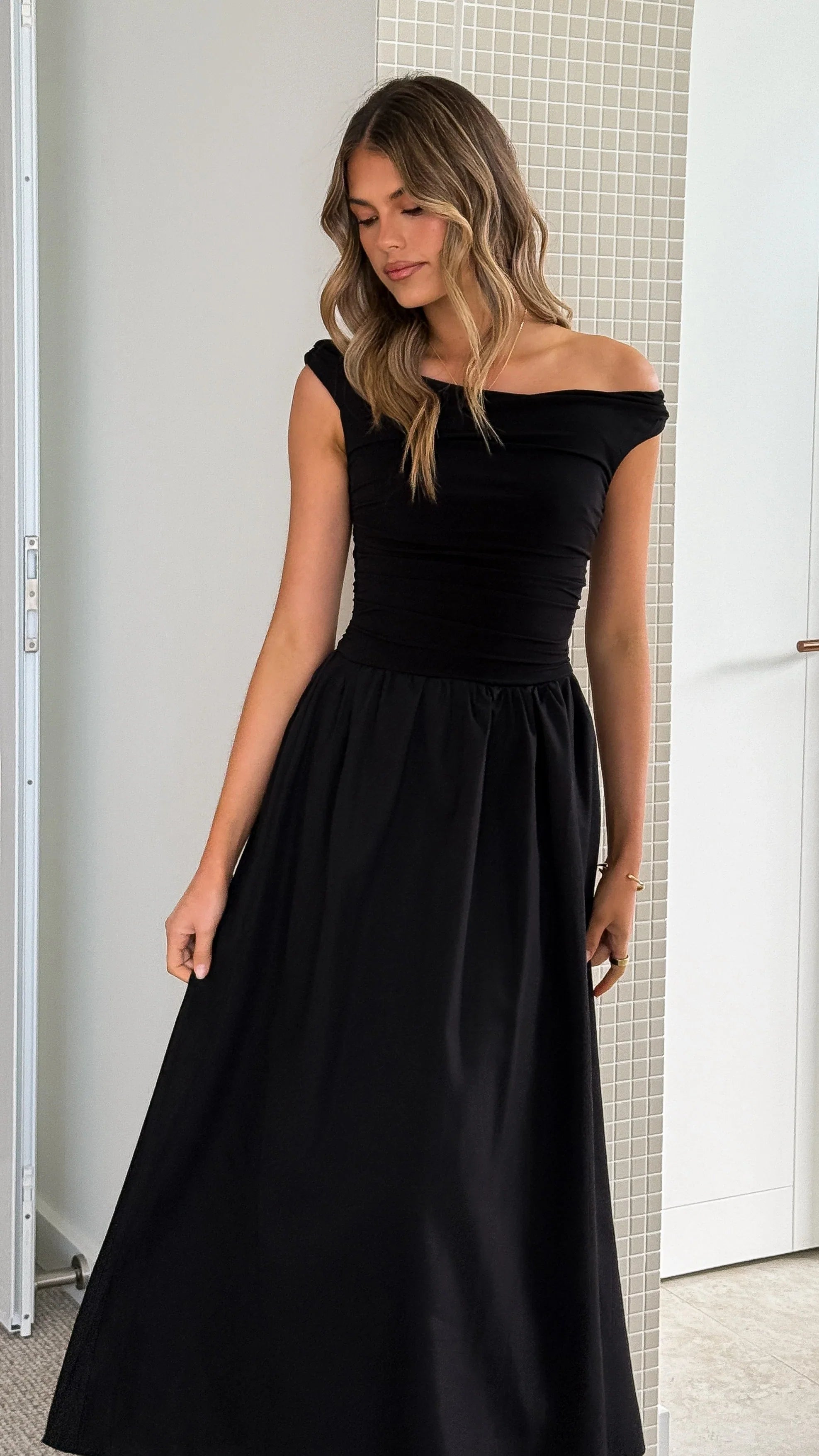 Immy Midi Dress Black