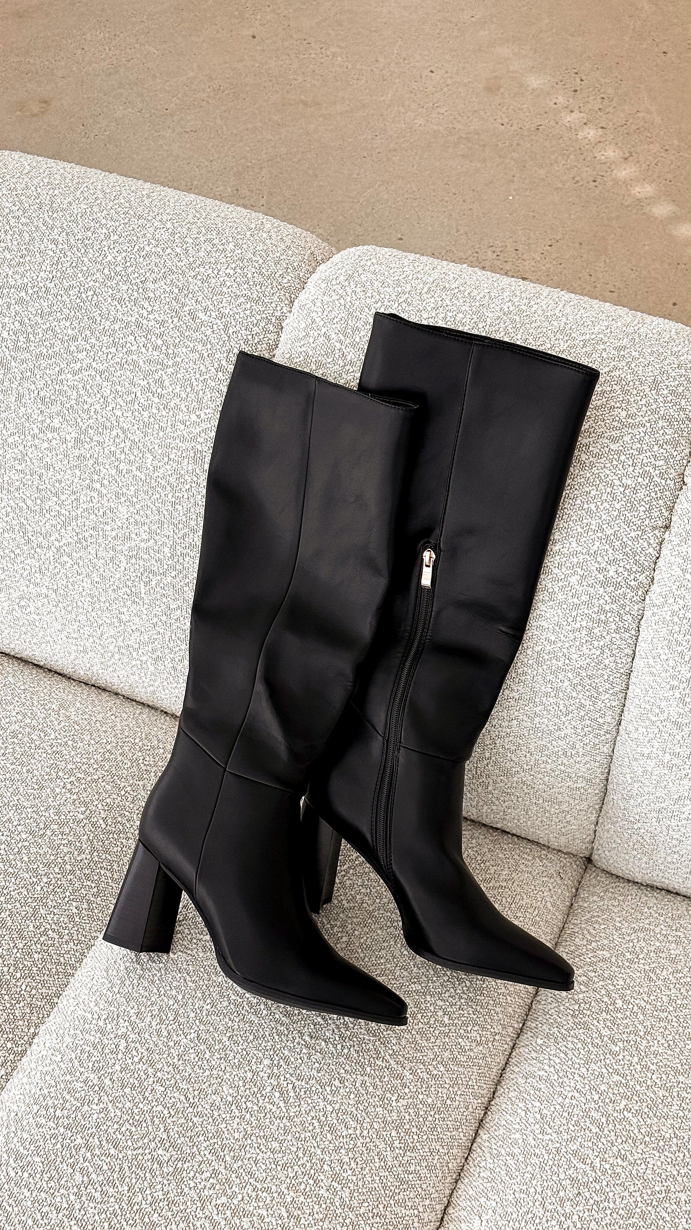 Vallia Boots Black
