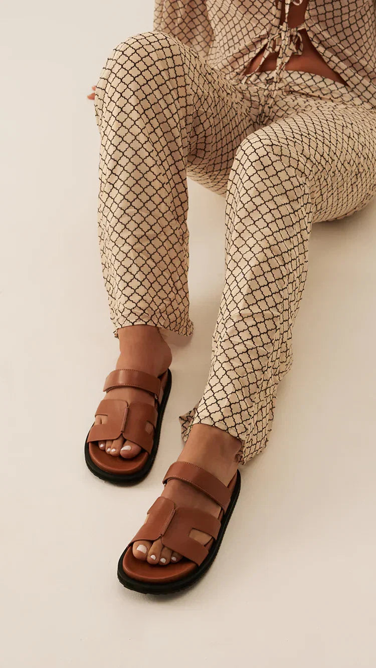 Theon Slides Tan
