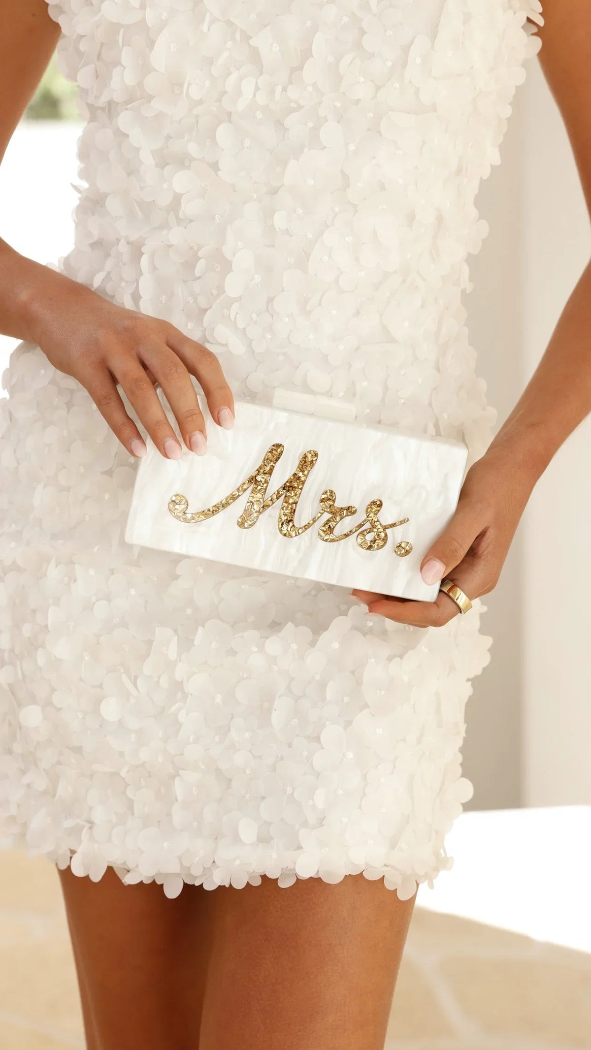 Mrs Pearla Clutch White Gold