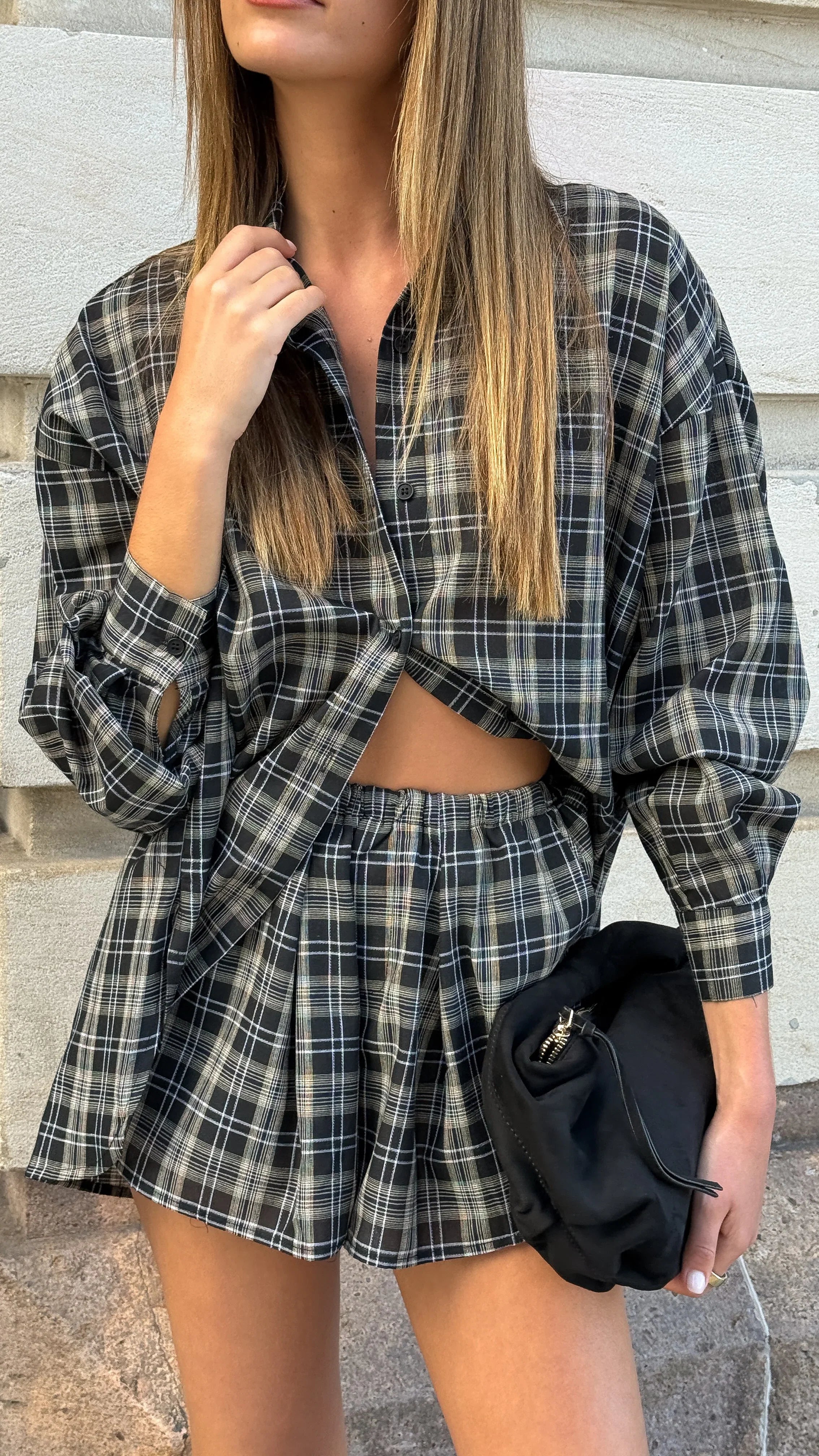 Arli Shorts Black Beige Plaid