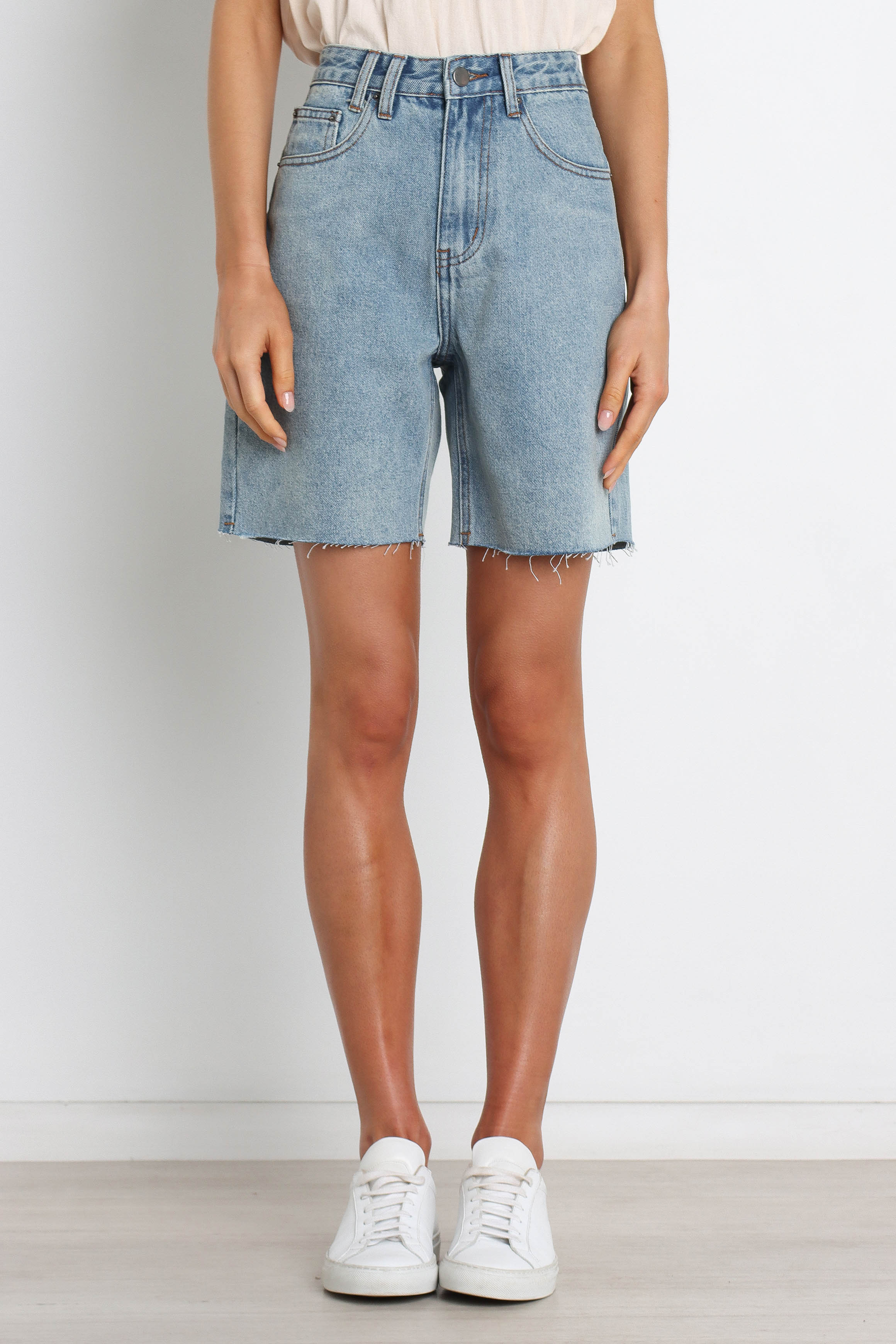 Hodgeman Shorts Mid Wash