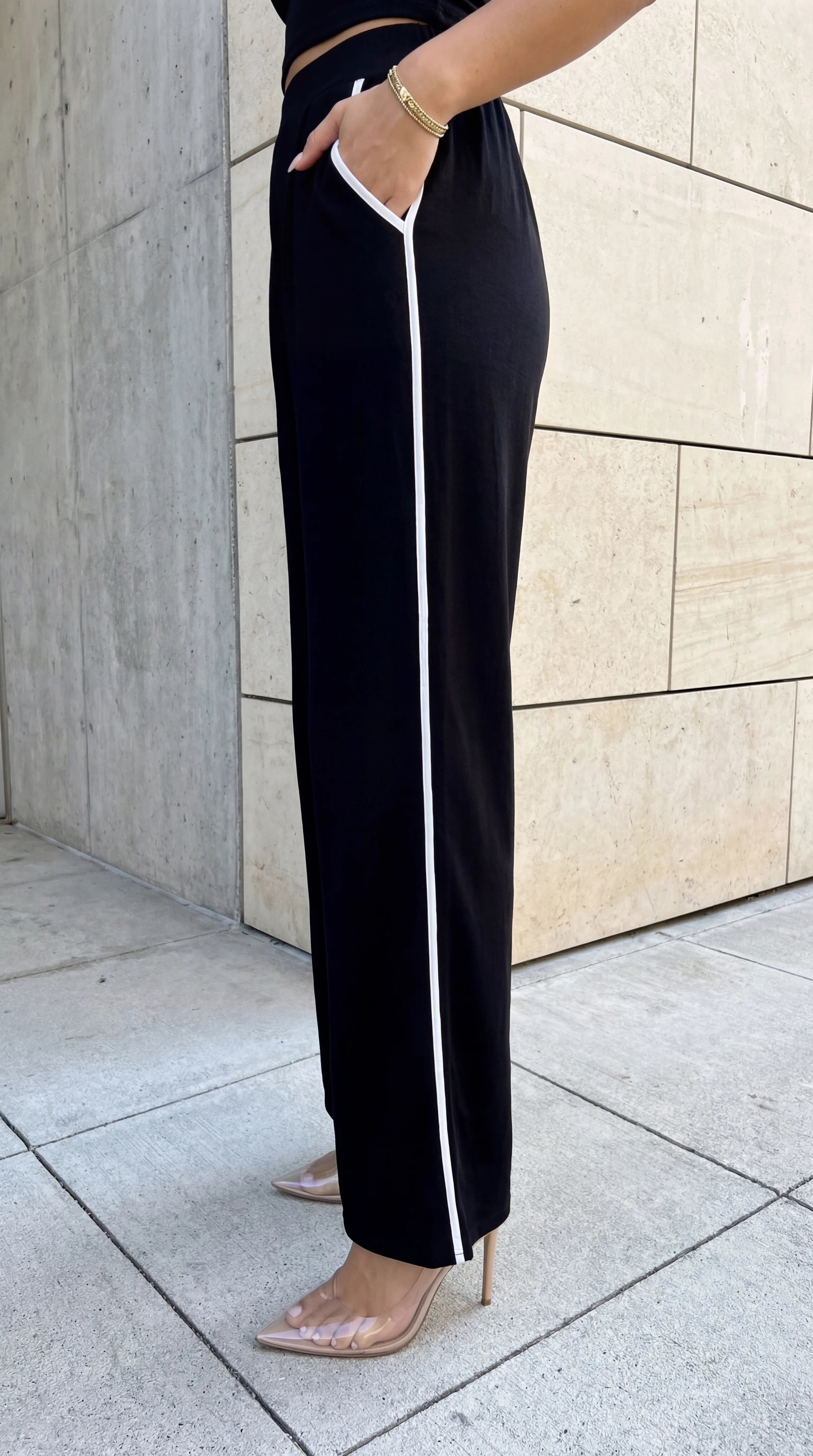 Veloria Contrast Textured Wrap Set Black