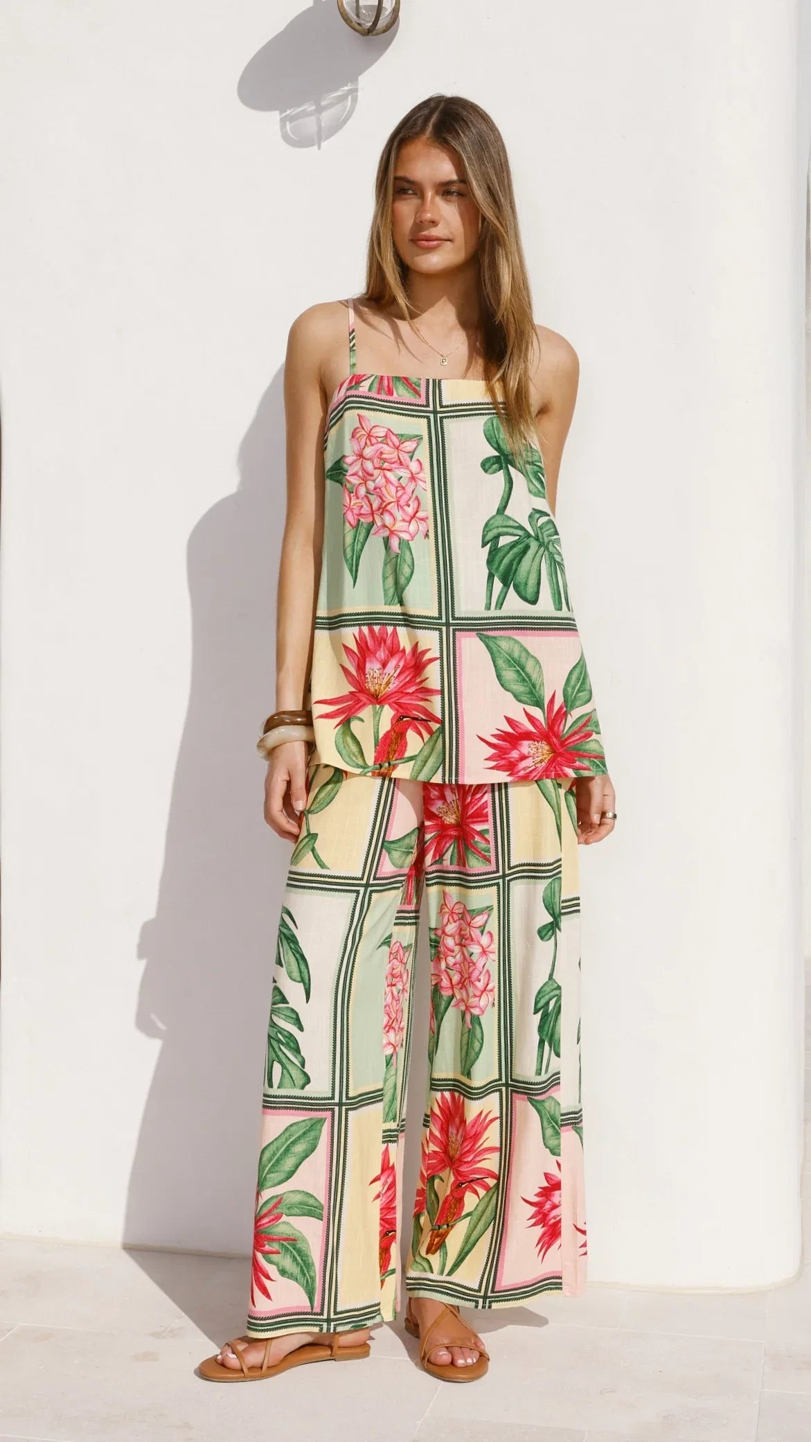 Uma Top Tropical Bloom