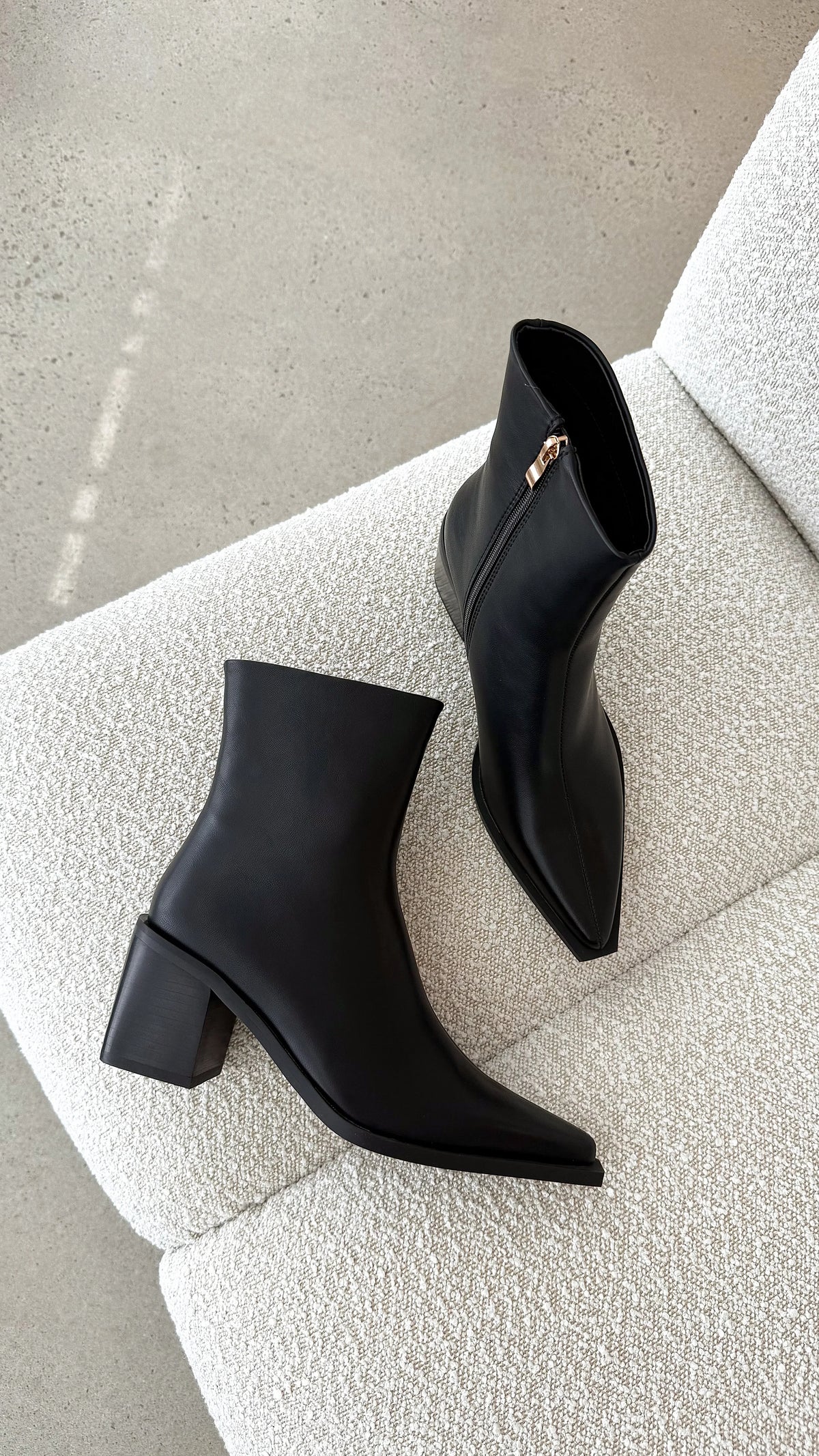 Leanora Boots Black