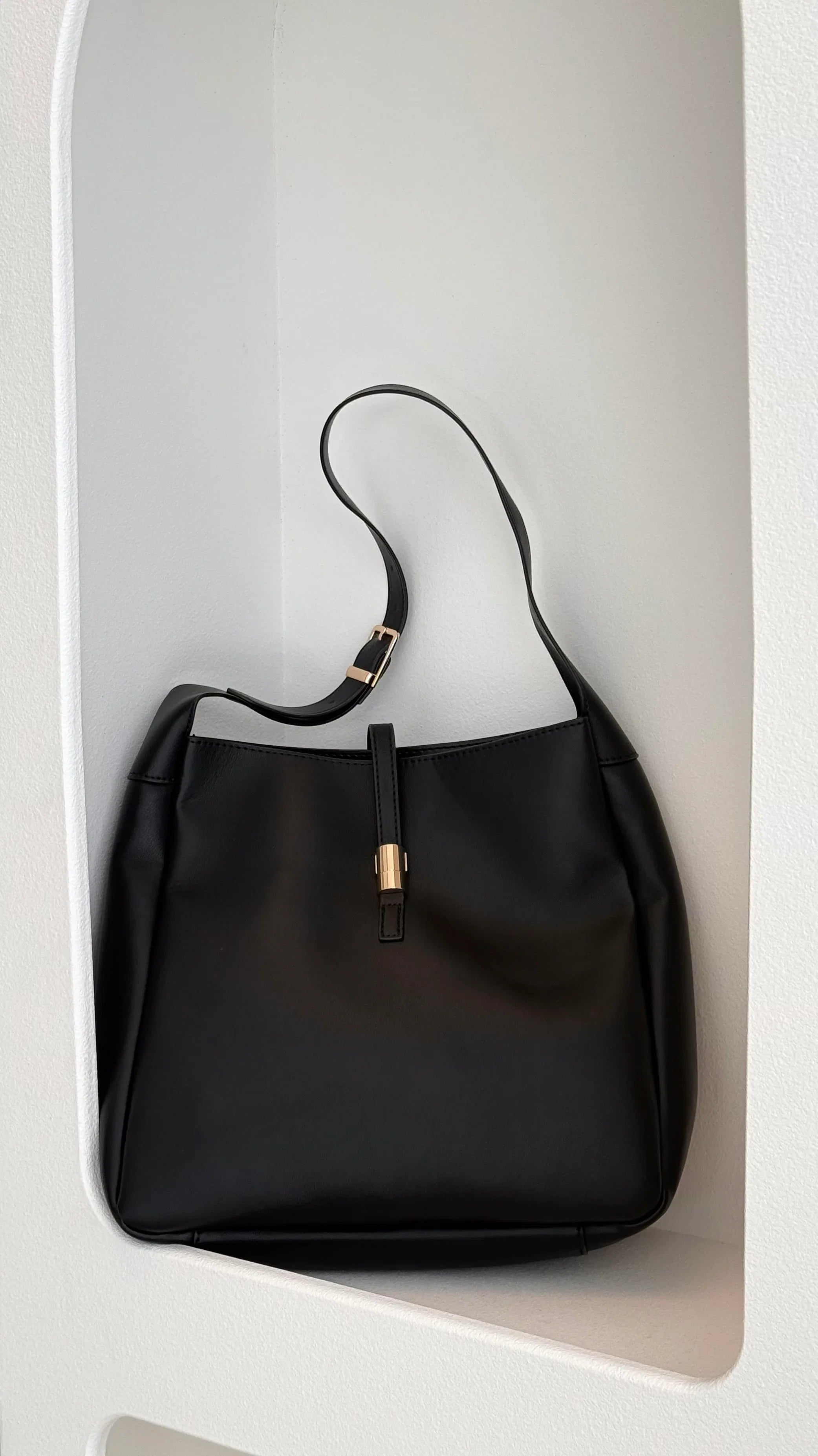 Yara Shoulder Bag Black