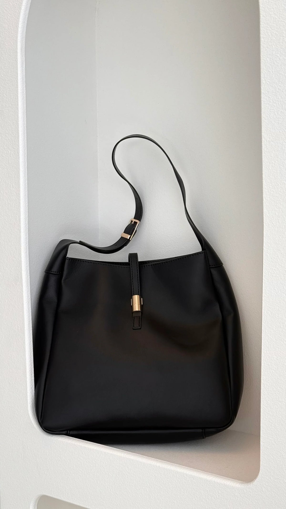Yara Shoulder Bag Black