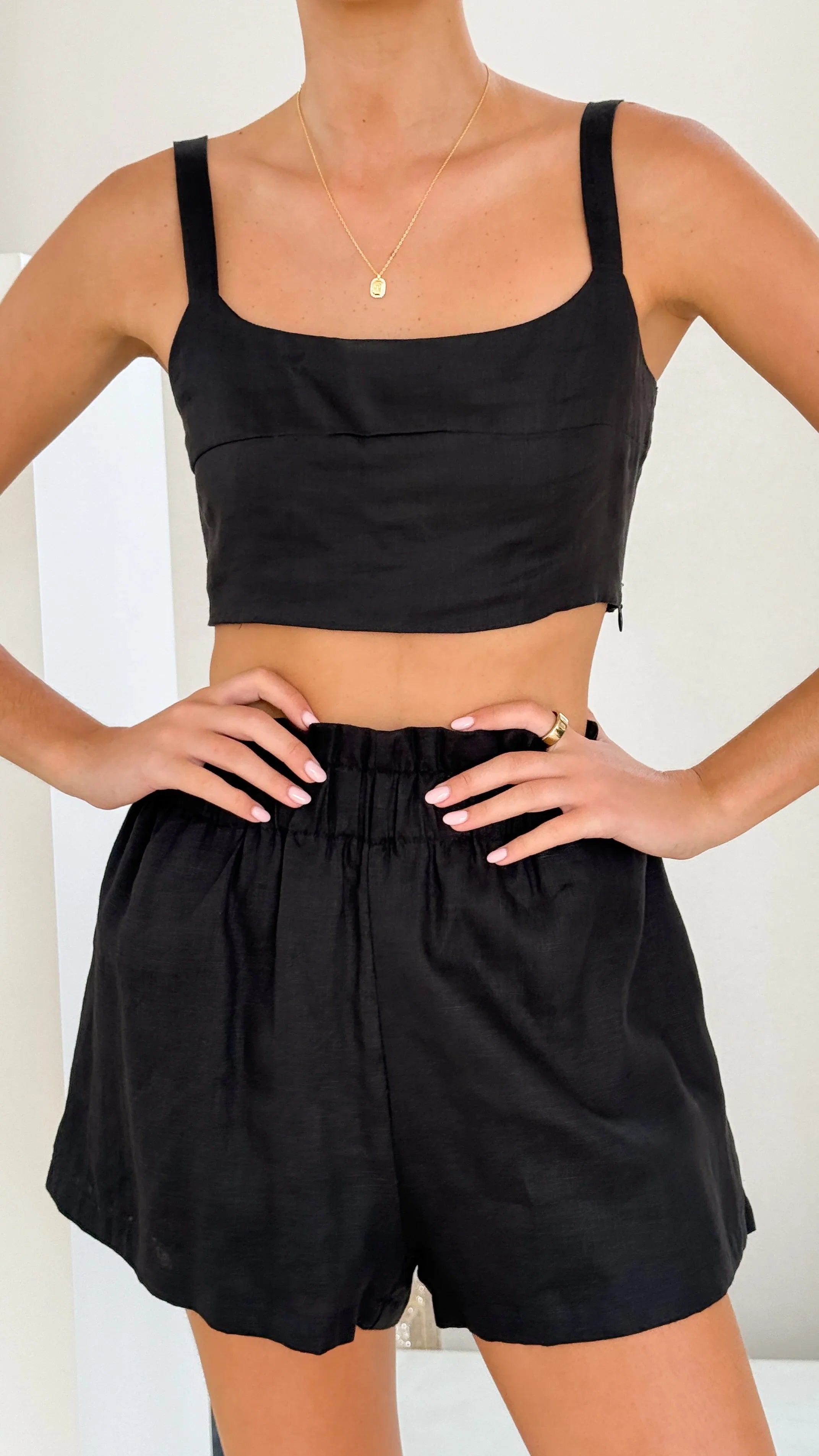Leila Shorts Black