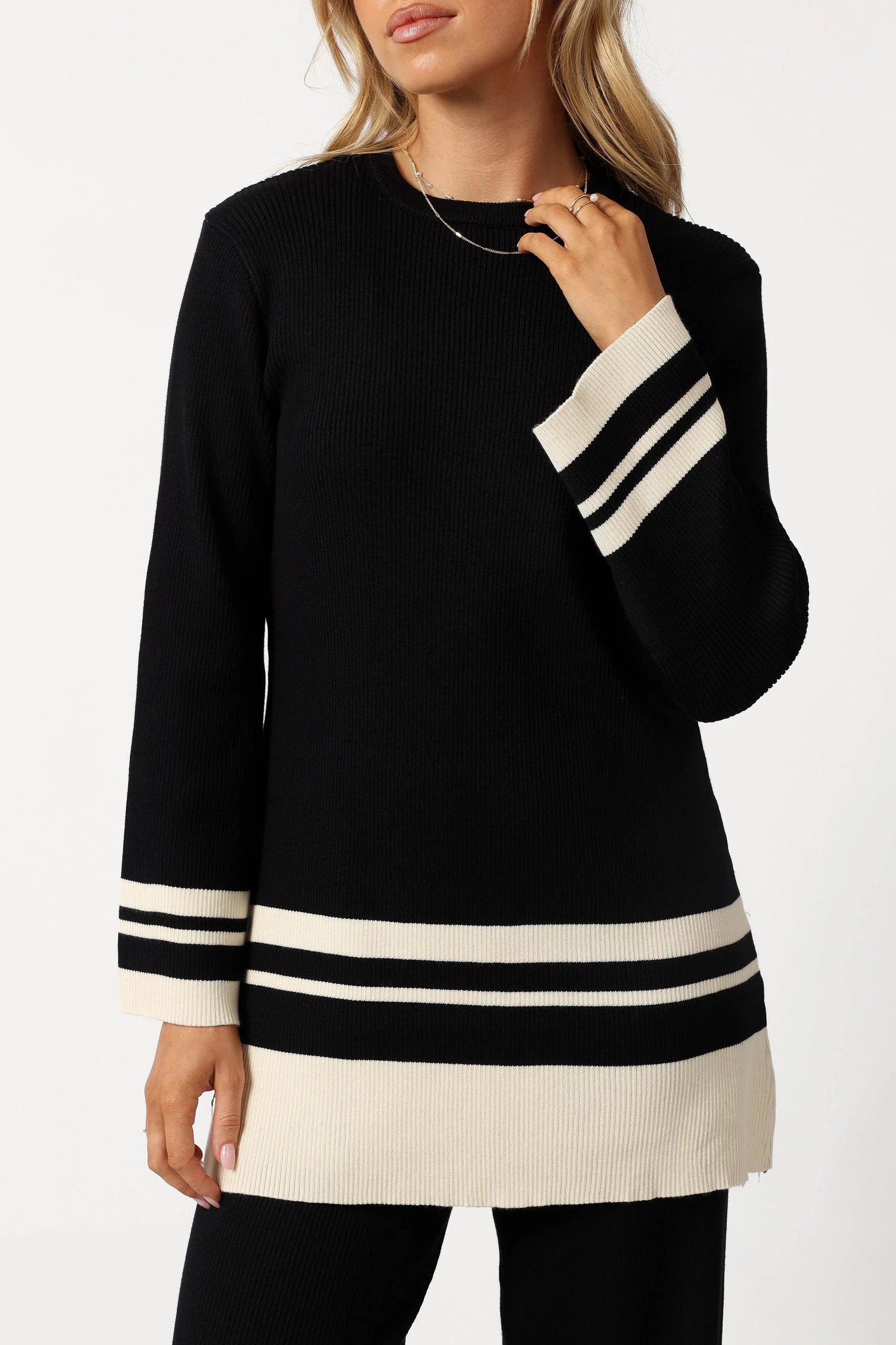Lowell Top Black Off White
