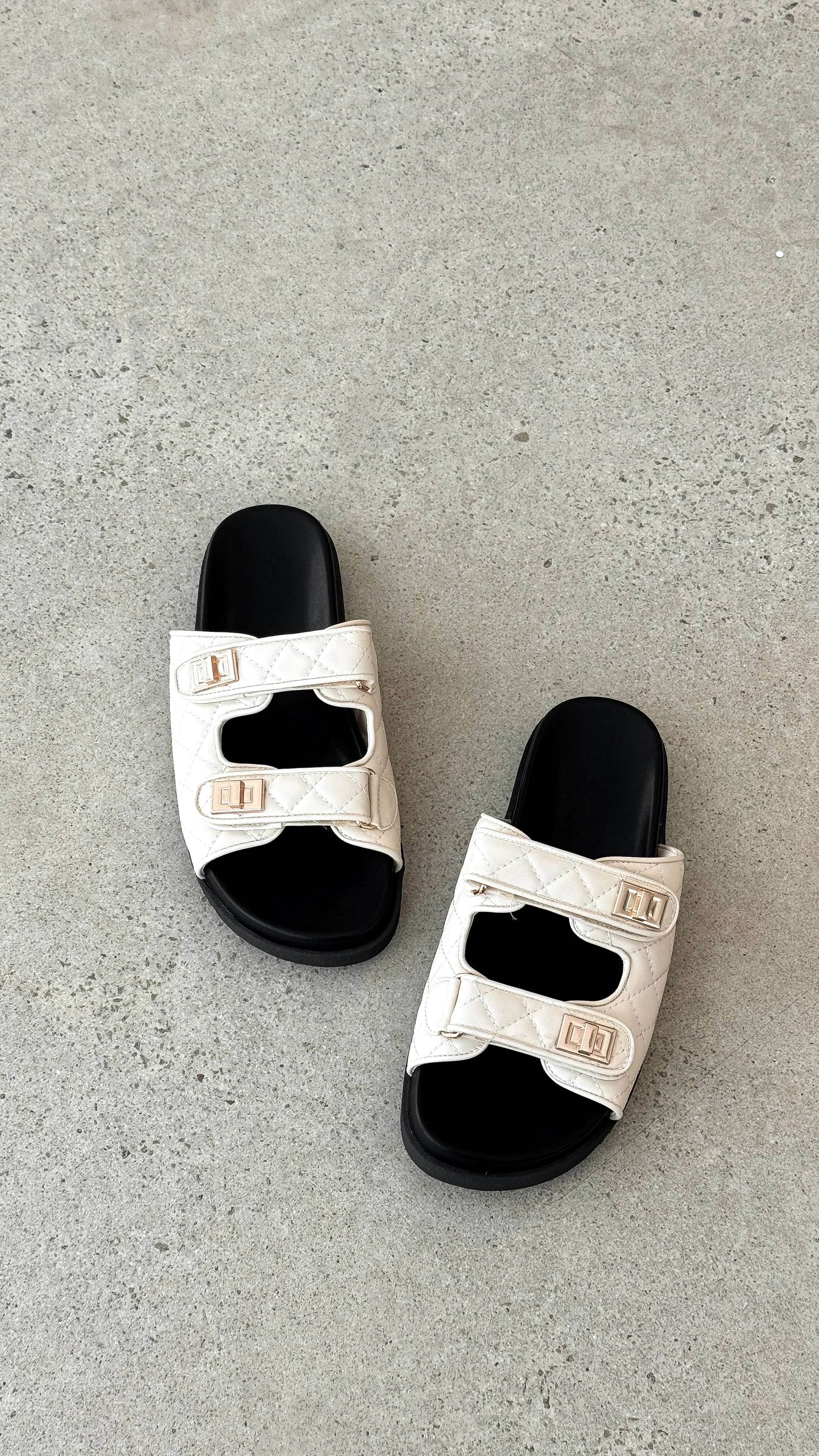 Ailee Sandal Bone Black