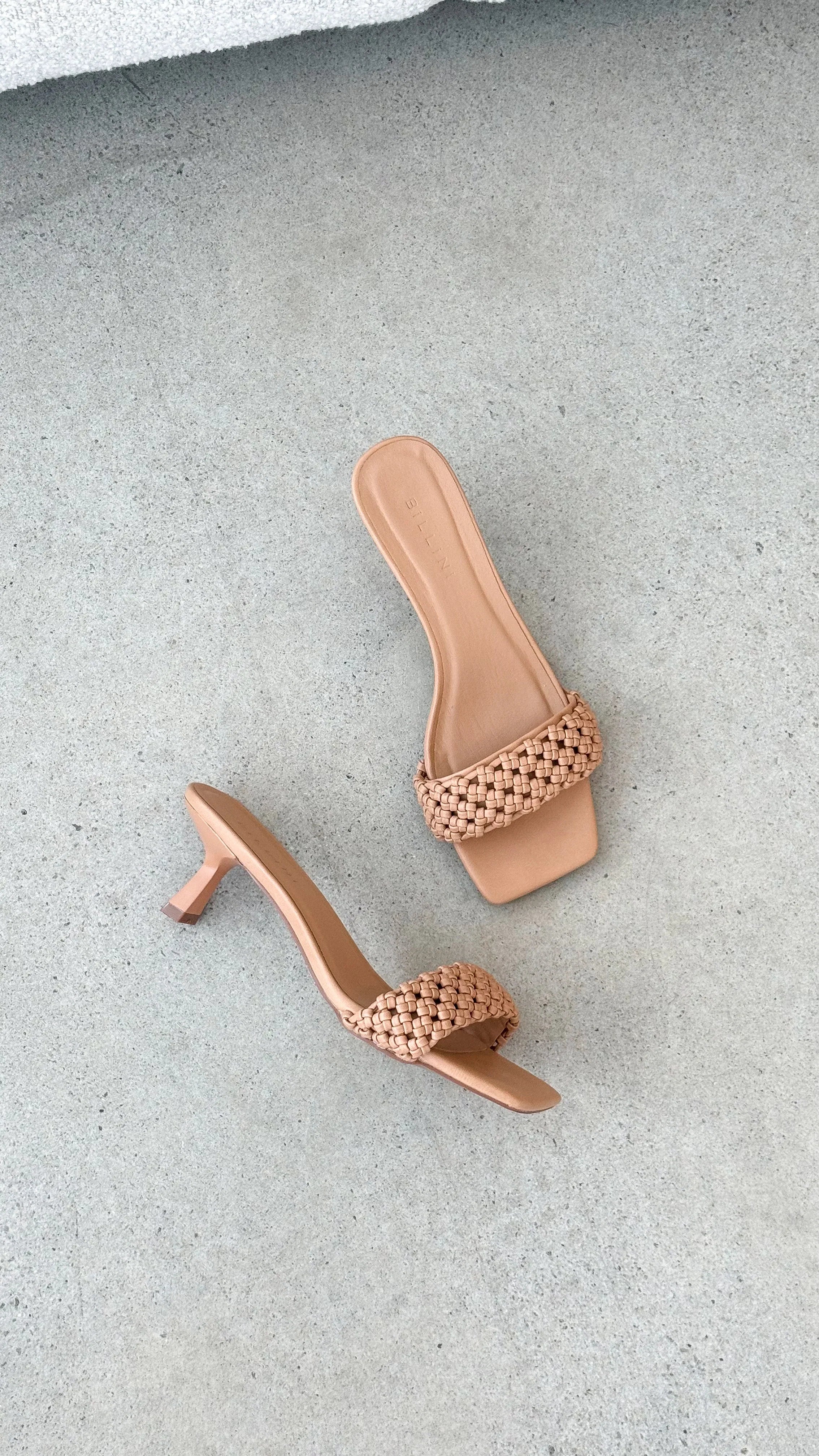 Michelle Heel Desert