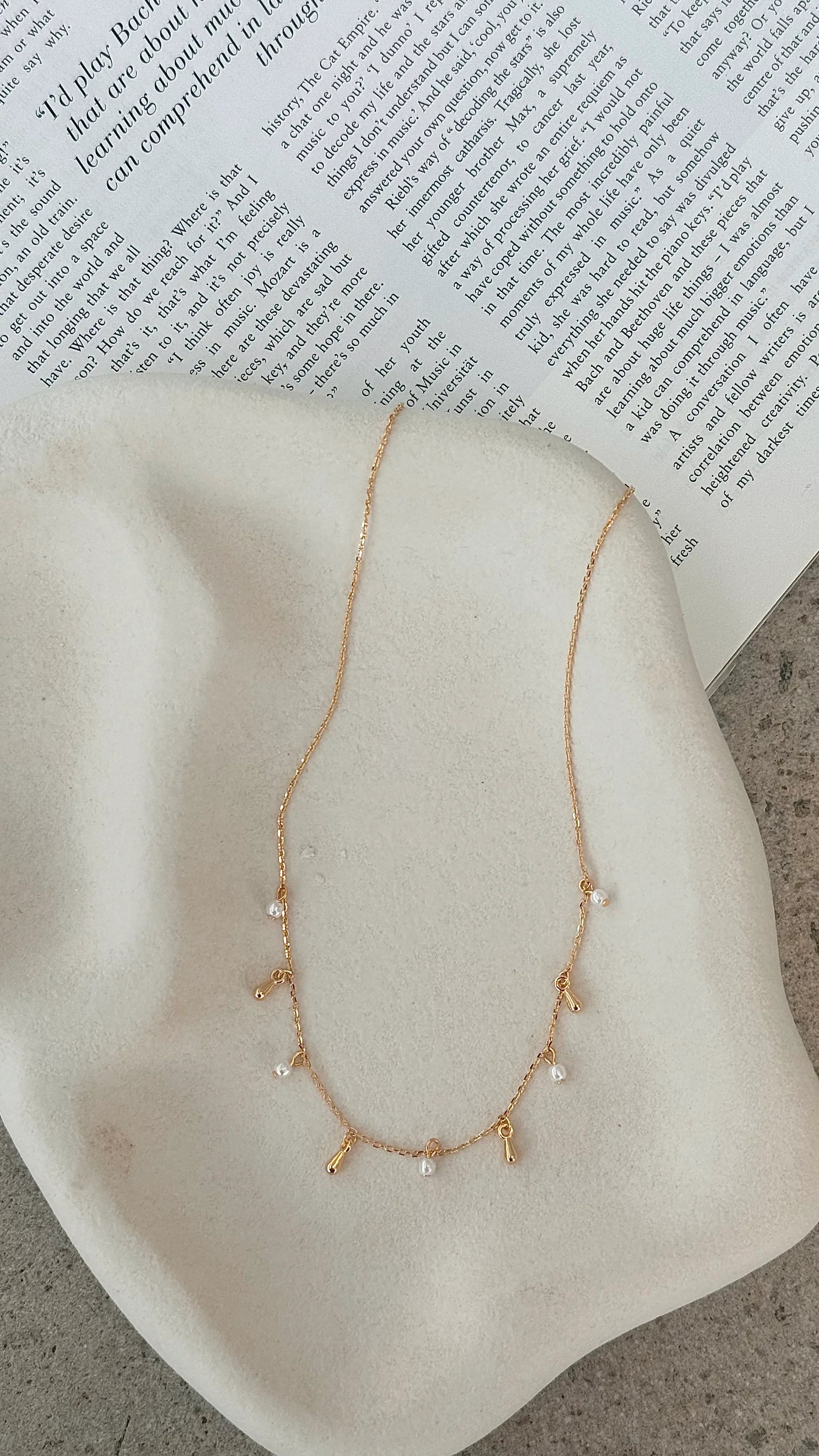 Cassandra Necklace Gold