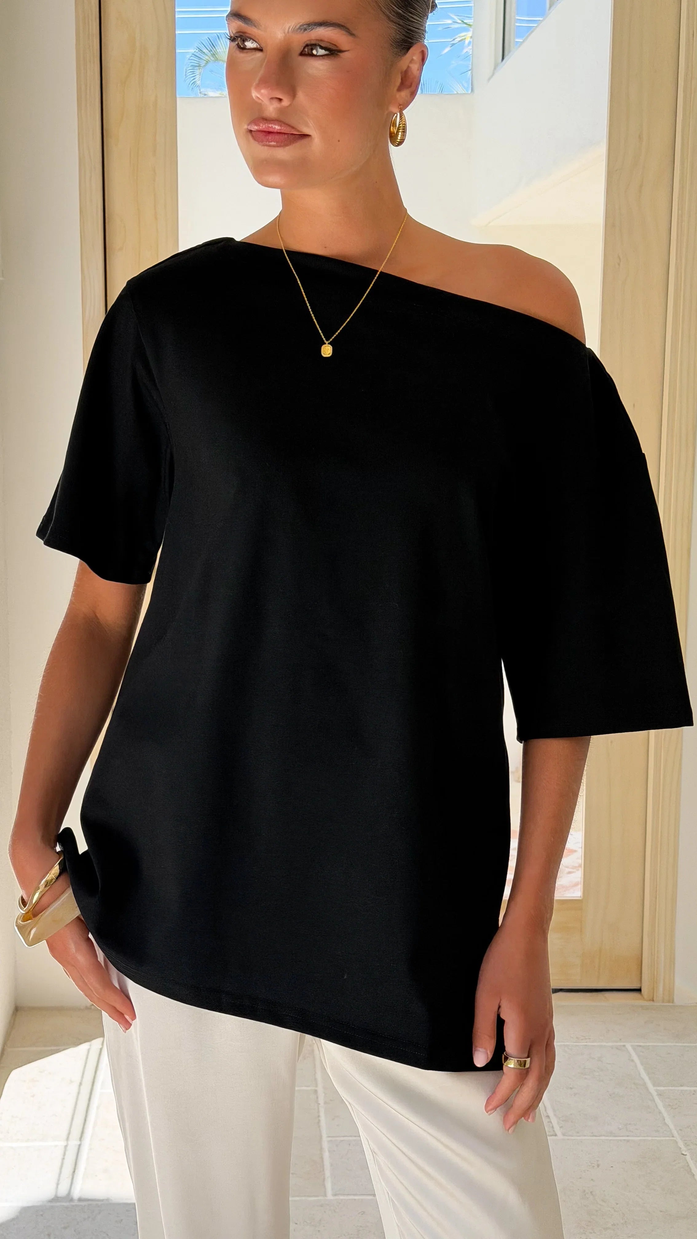 Pia One Shoulder Oversize Tee Black