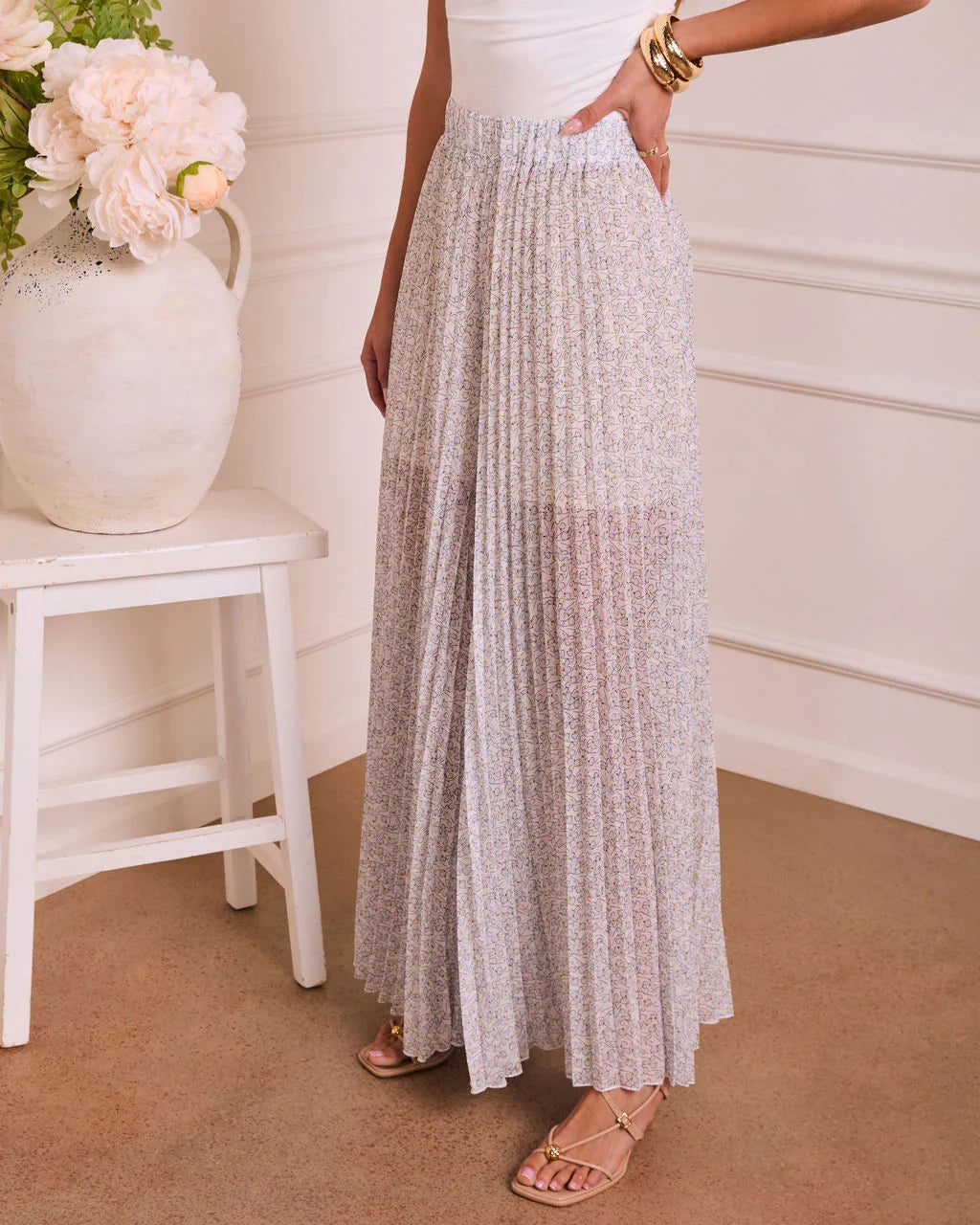 Soft Arrival Pleated Floral Pants