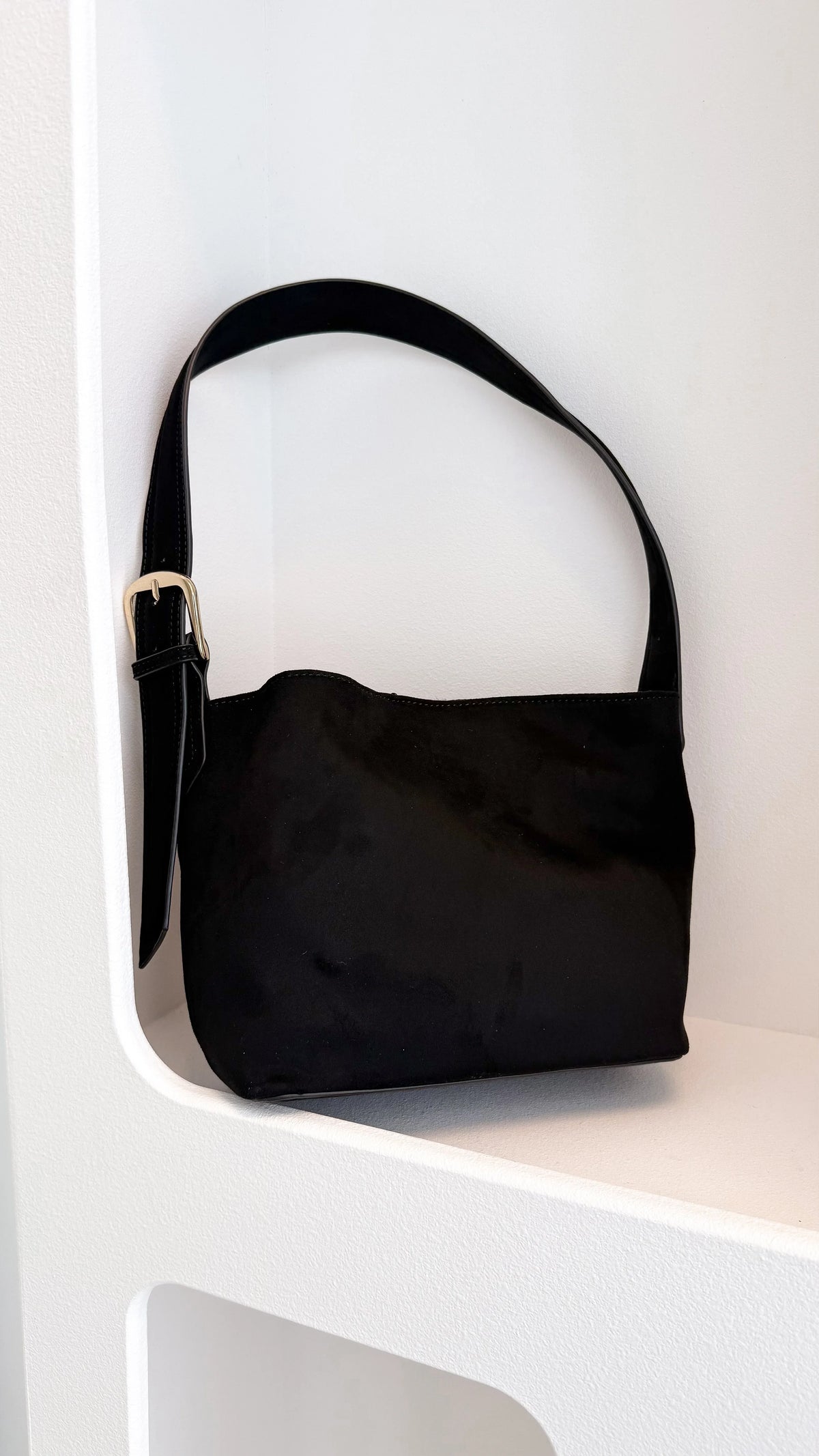Freya Shoulder Bag Black Suede