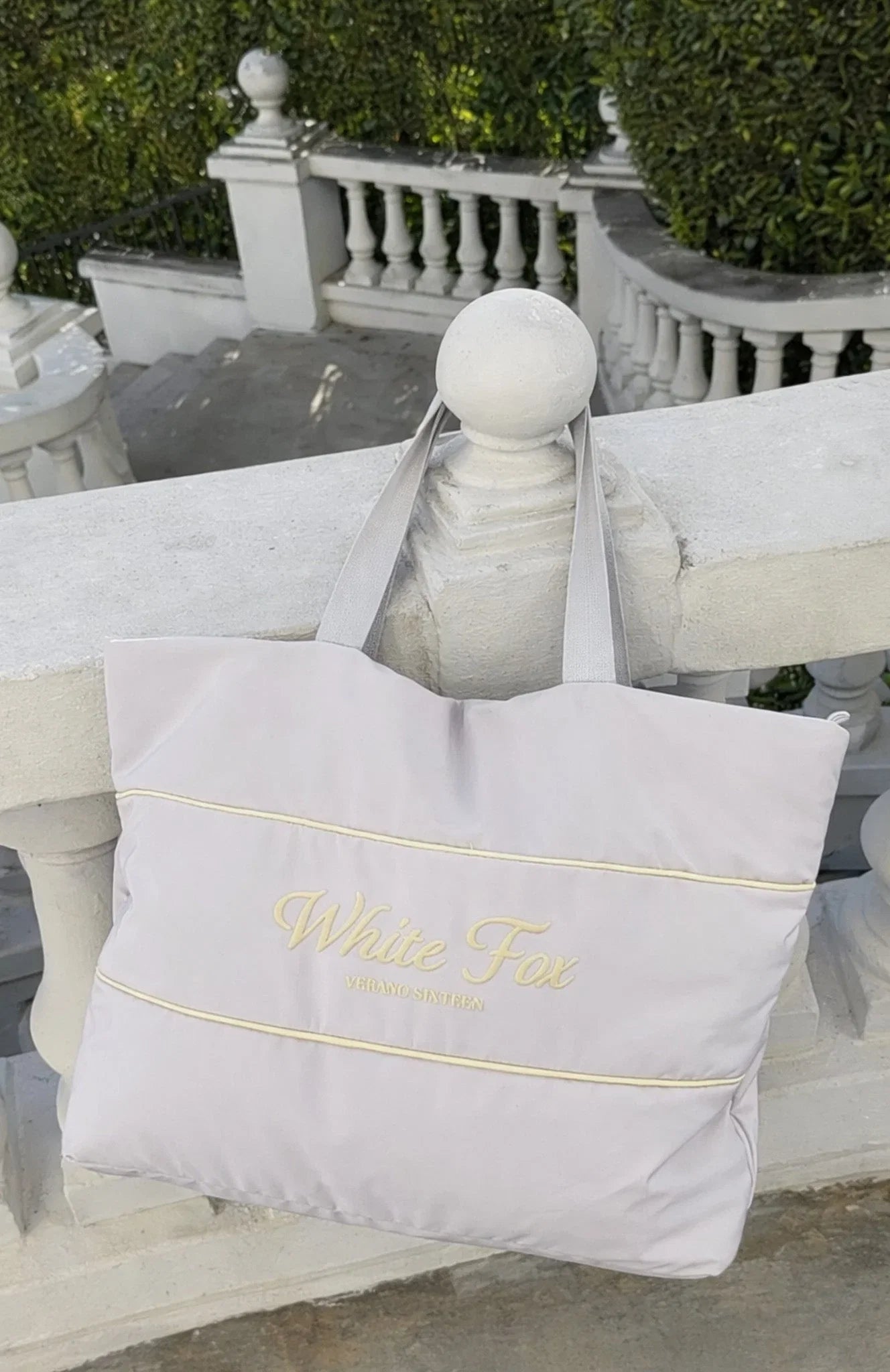 Verano Sixteen Magnolia Shoulder Bag Grey Lemon
