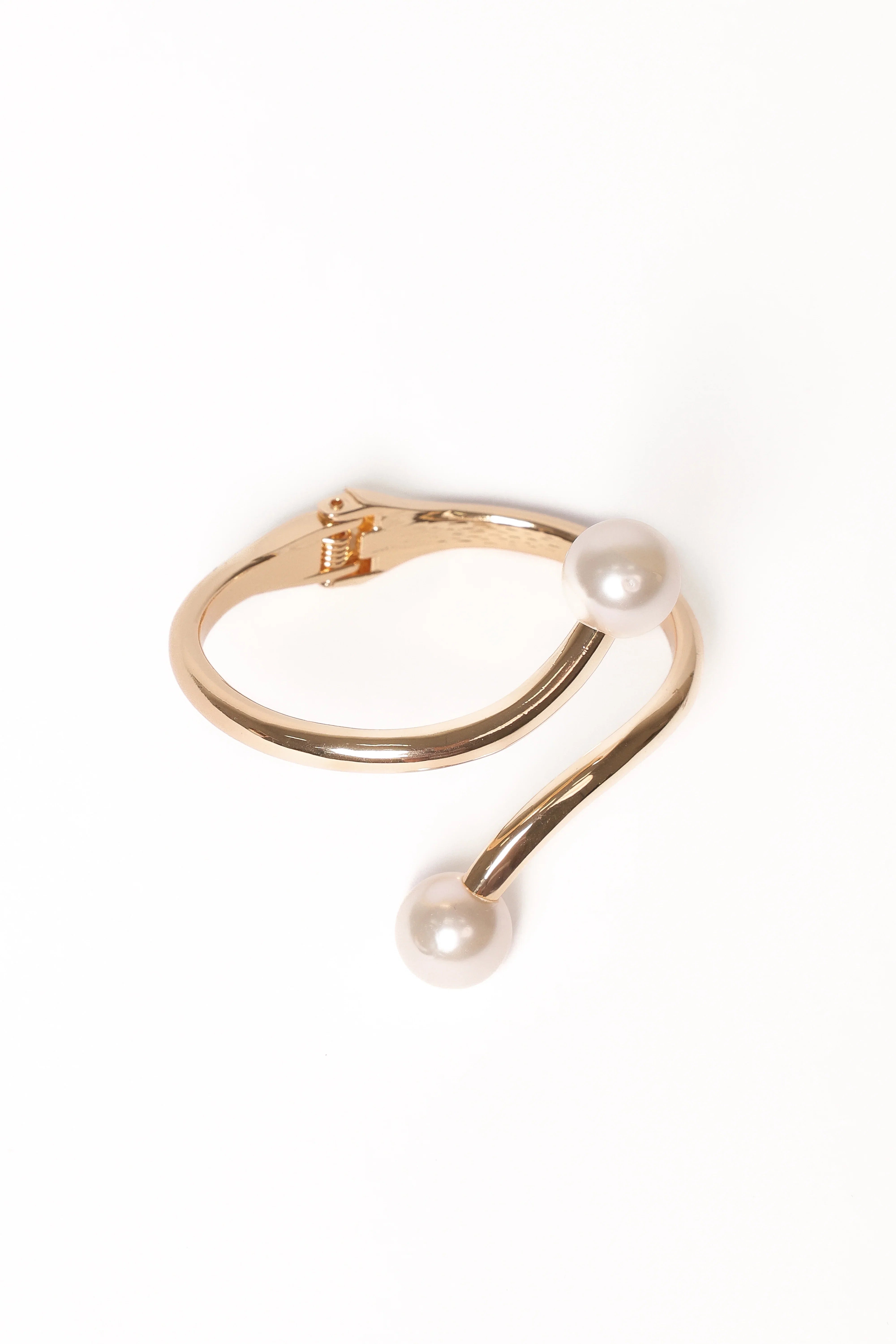 Petra Cuff Gold Pearl