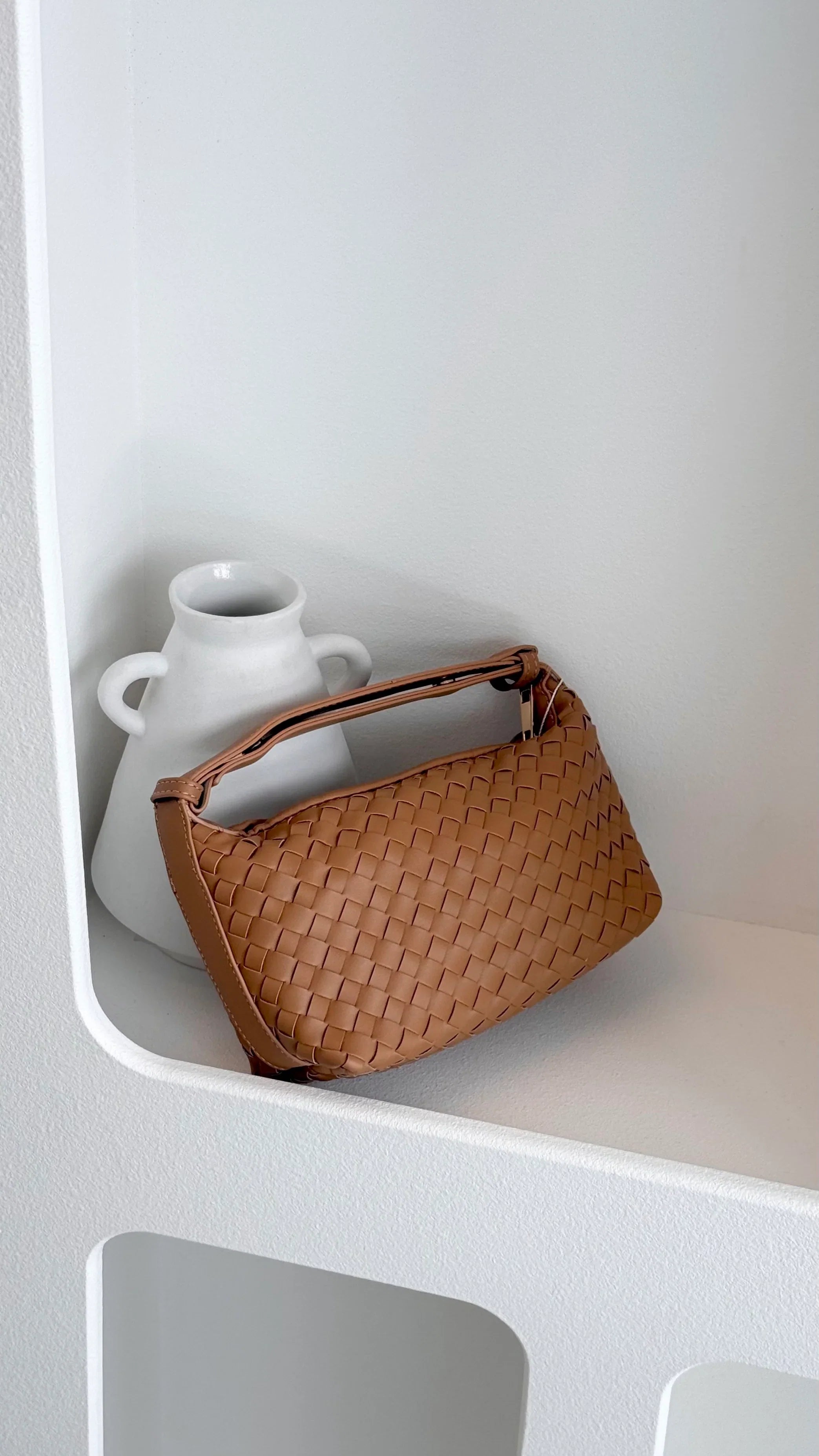 Isabelle Handle Bag Tan