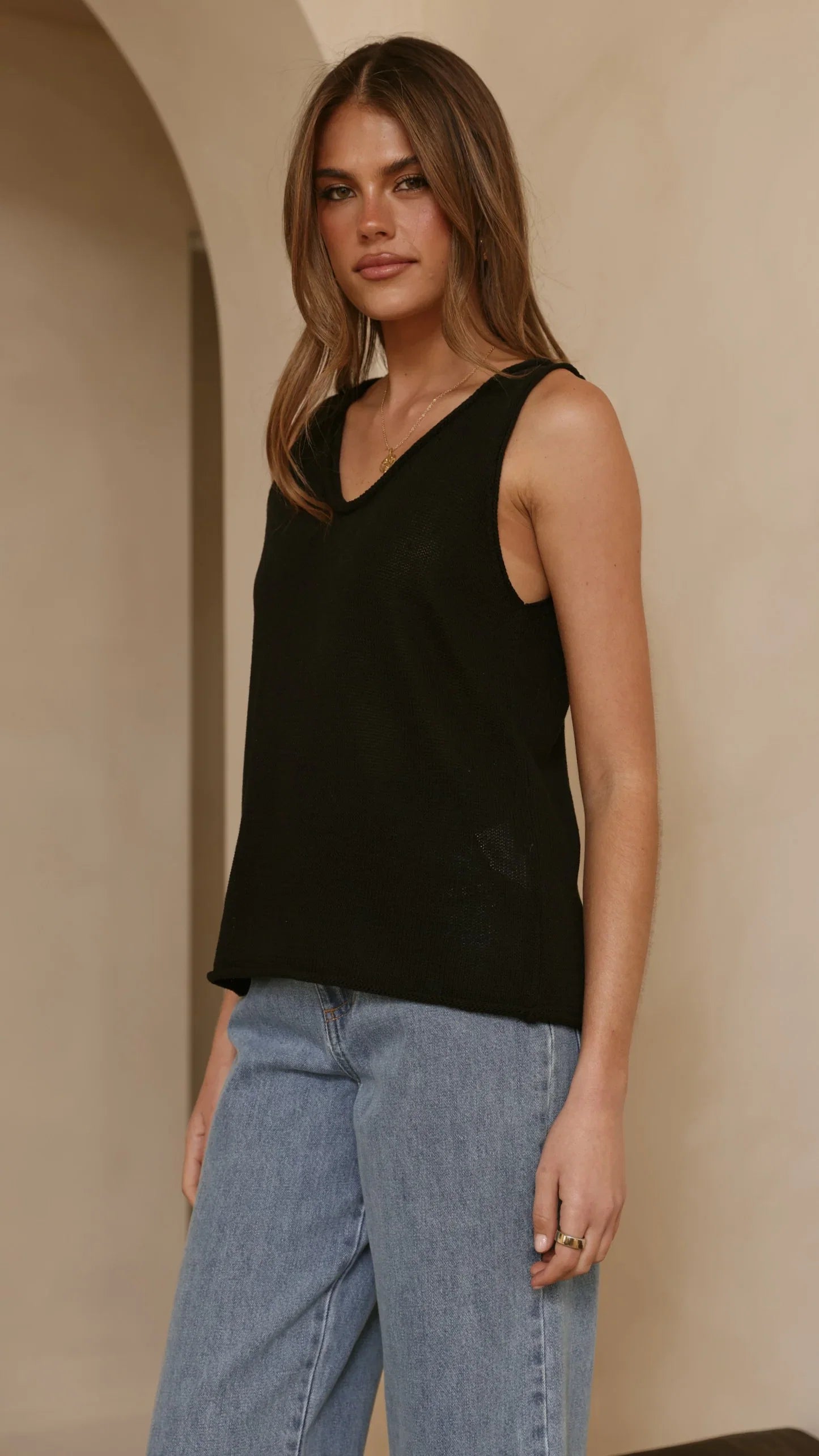 Annie Scoop Neck Tank Black