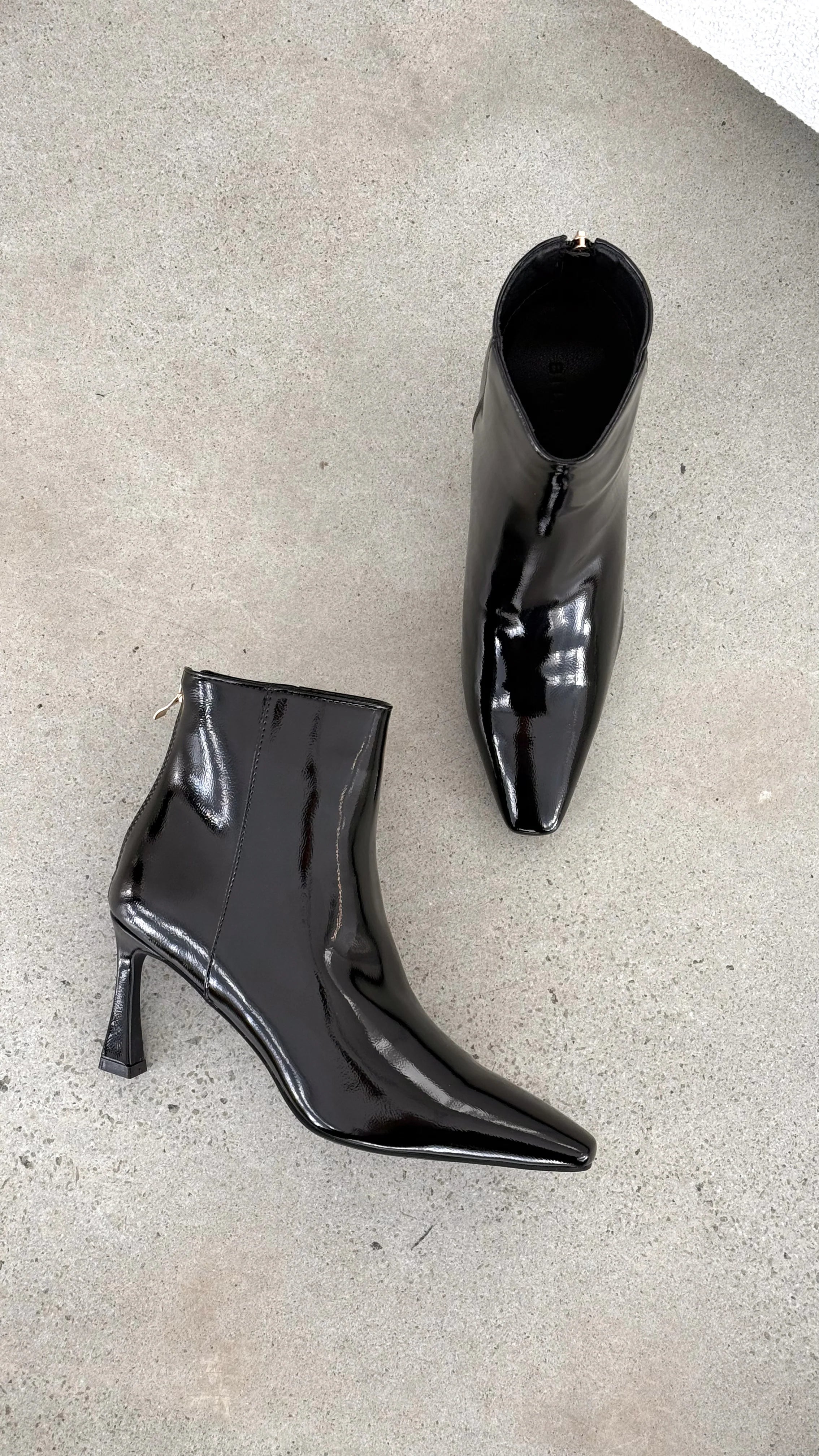 Scotty Boots Black Crinkle Patent
