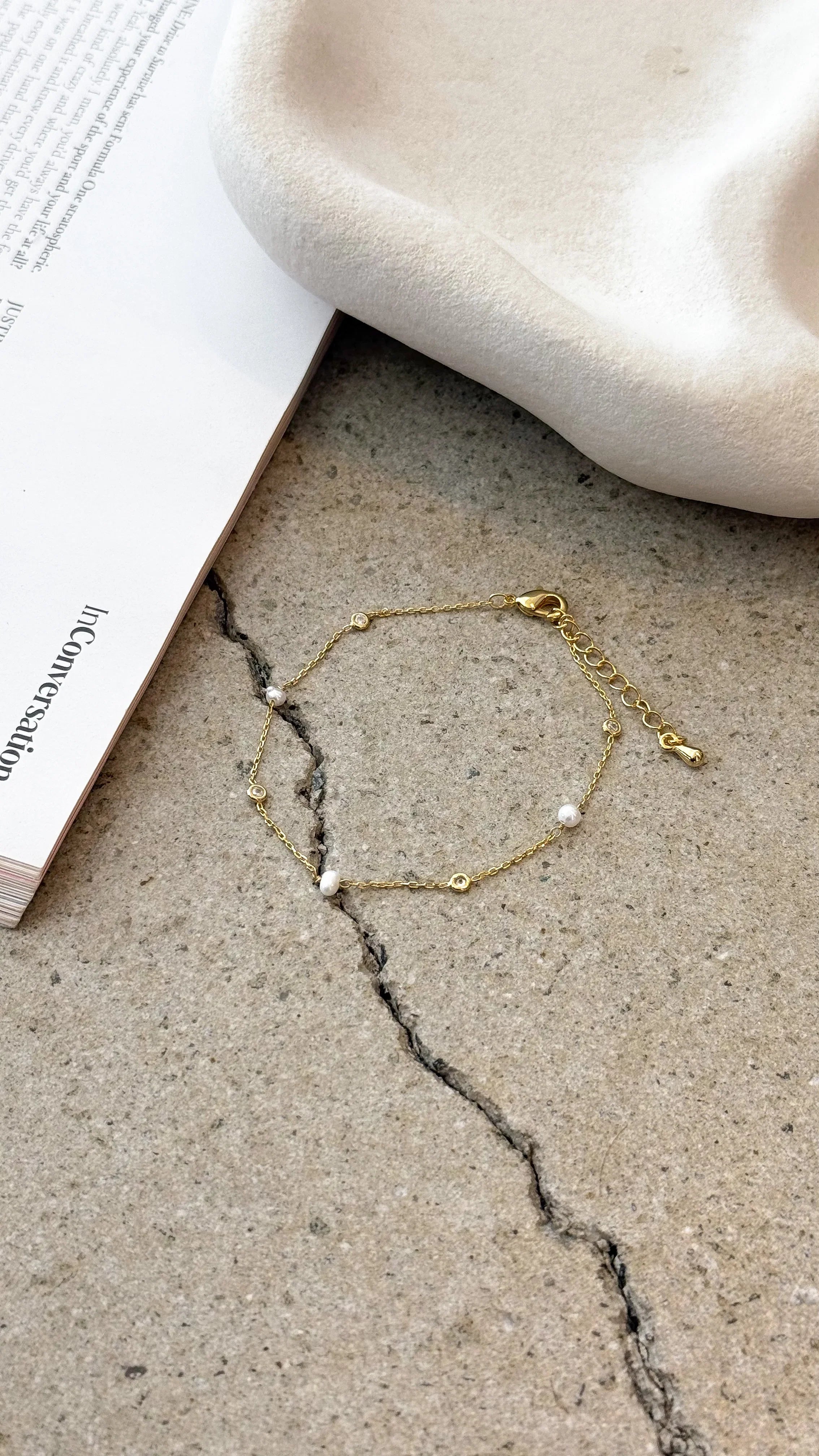 Nina Bracelet Gold Pearl