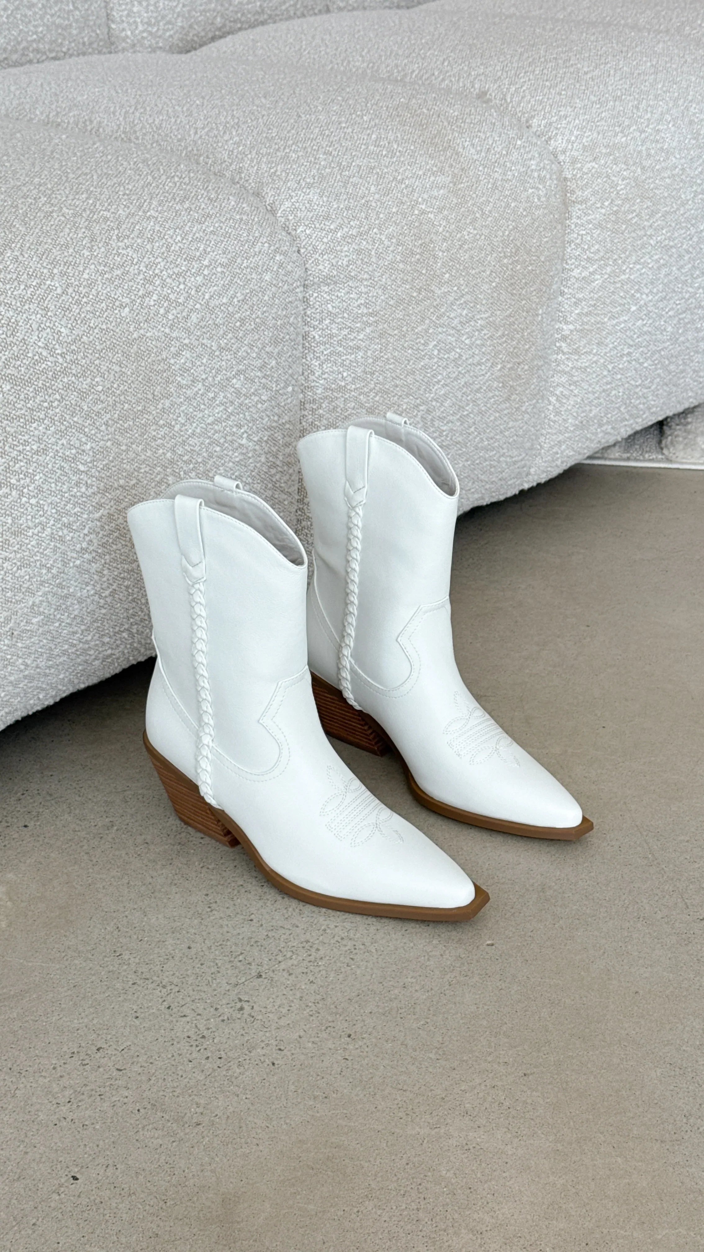 Ellenora Boots Bone