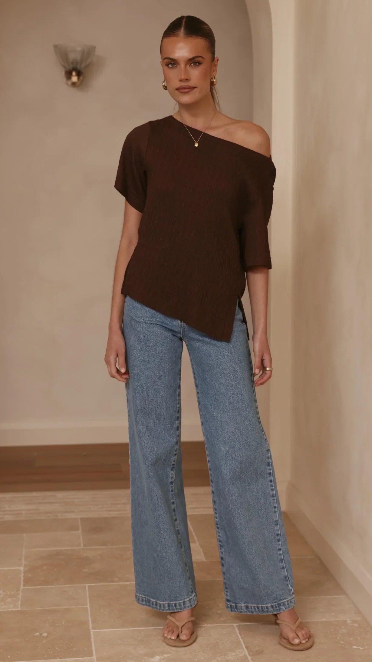 Aziel Off Shoulder Tee Chocolate
