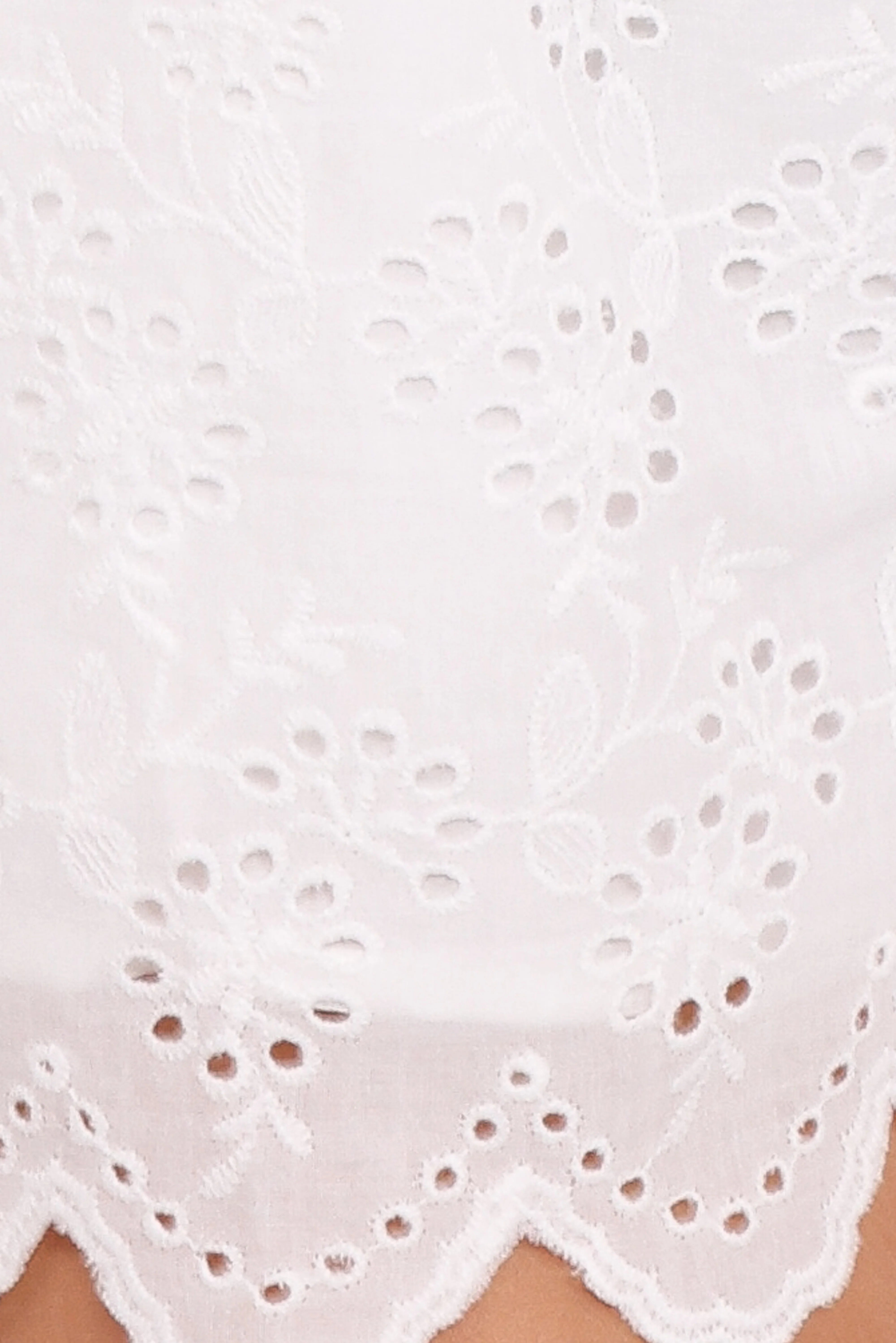 Zera Eyelet Scallop Shorts White
