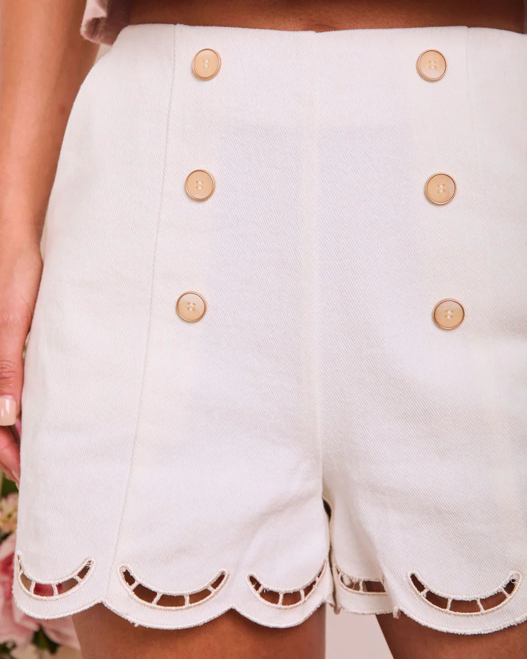 Faded Willow Twill Scallop Hem Mid Rise Short