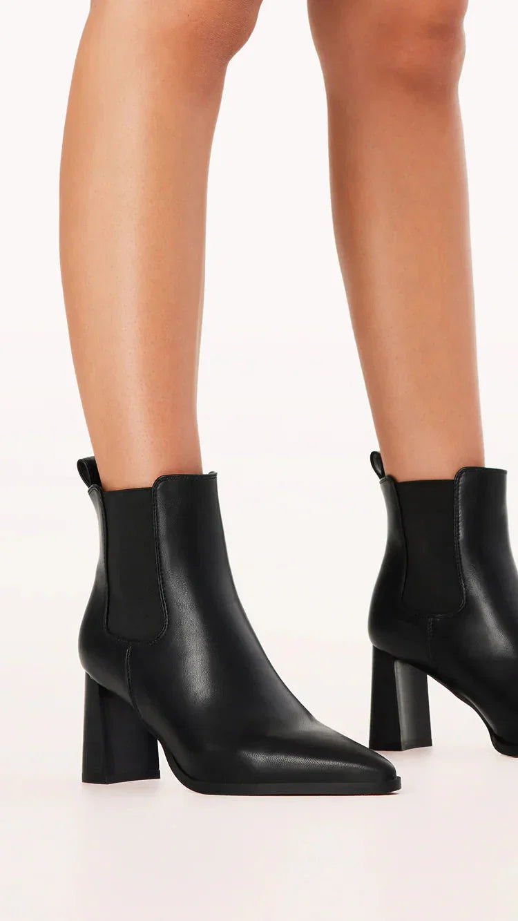 Umiko Boots Black