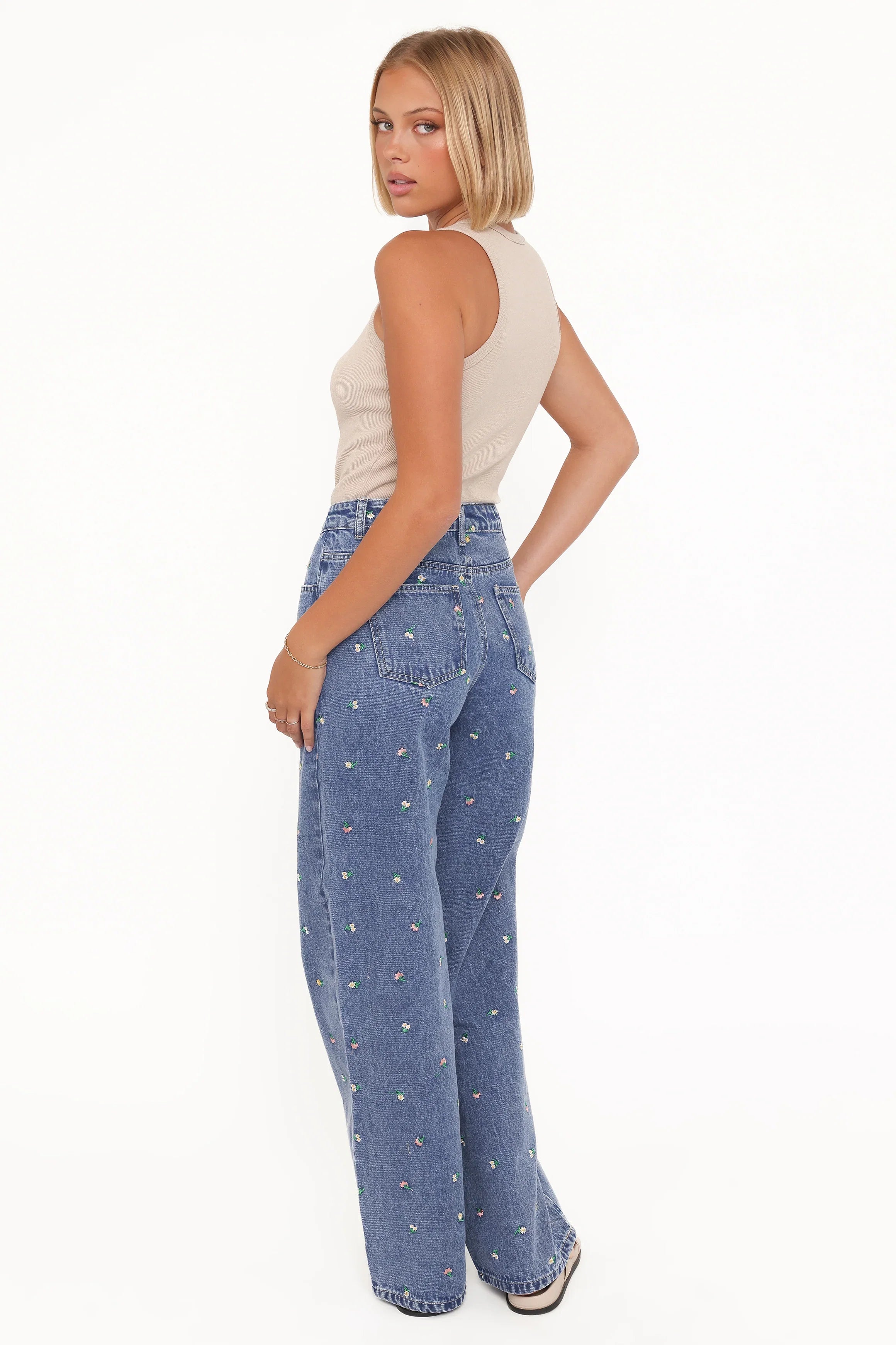 Kendall Straight Leg Jeans Embroidery Medium Wash