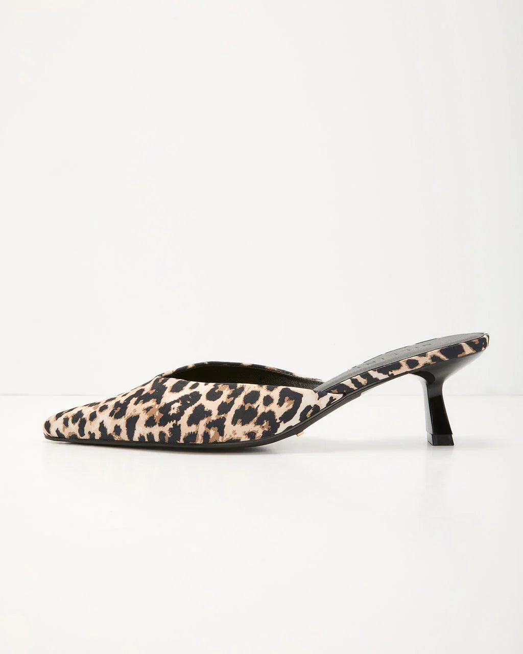 Wild Mood Leopard Pointed Toe Mule